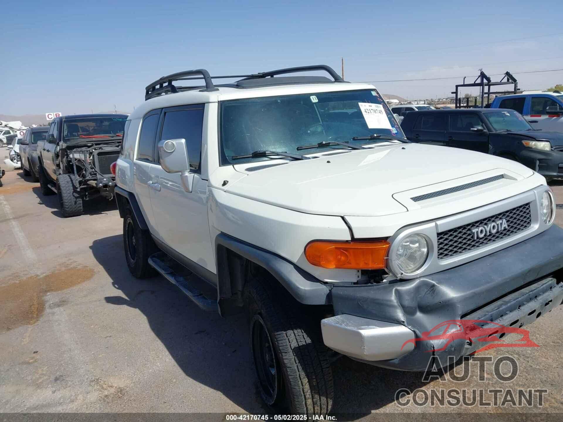 TOYOTA FJ CRUISER 2010 - JTEBU4BF2AK085124