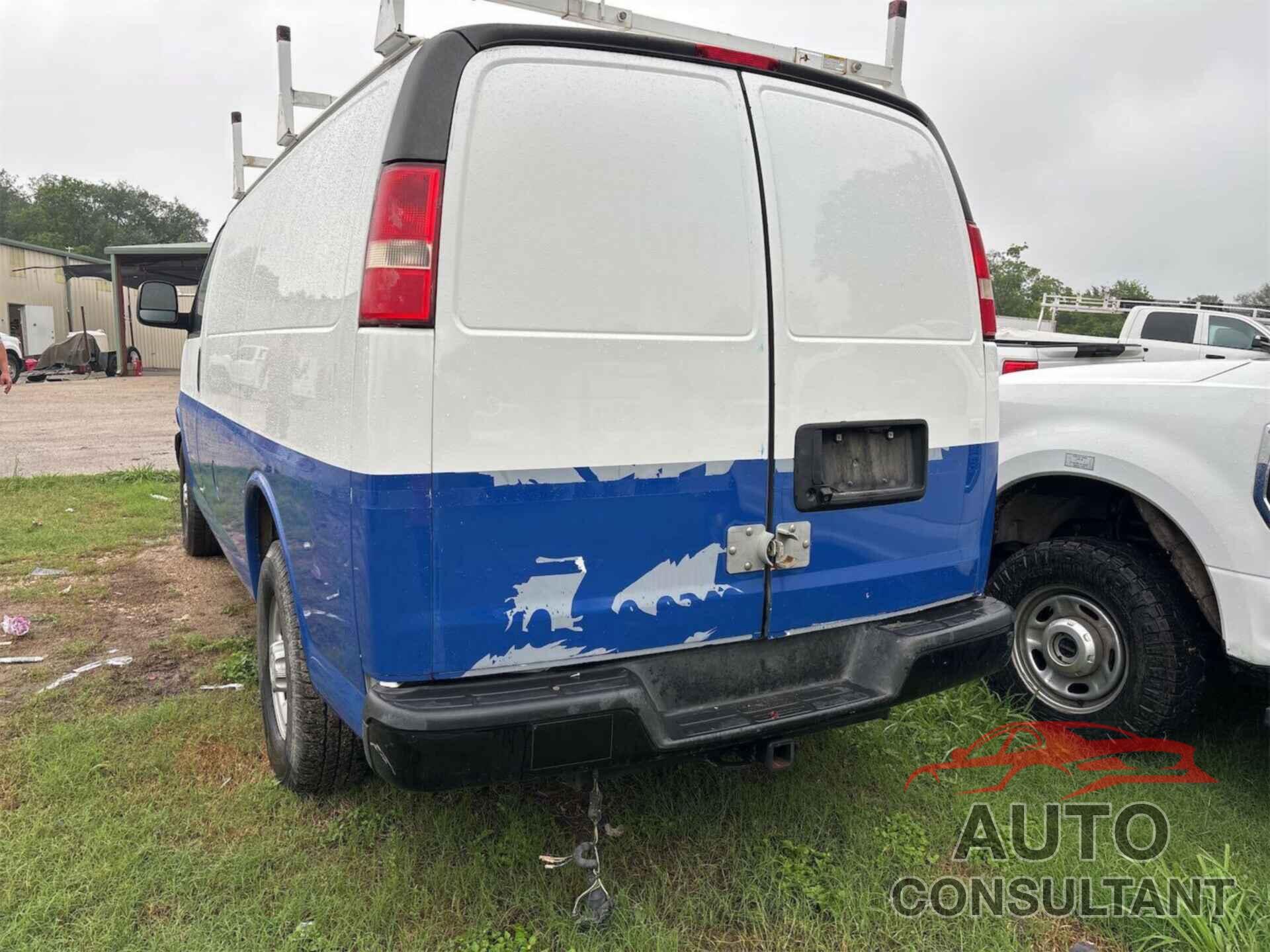 CHEVROLET EXPRESS G2500 2016 - 1GCWGAFFXG1322950