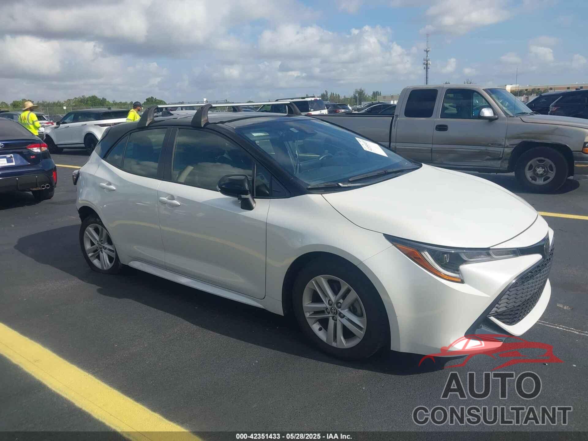 TOYOTA COROLLA 2022 - JTNB4MBE1N3188784
