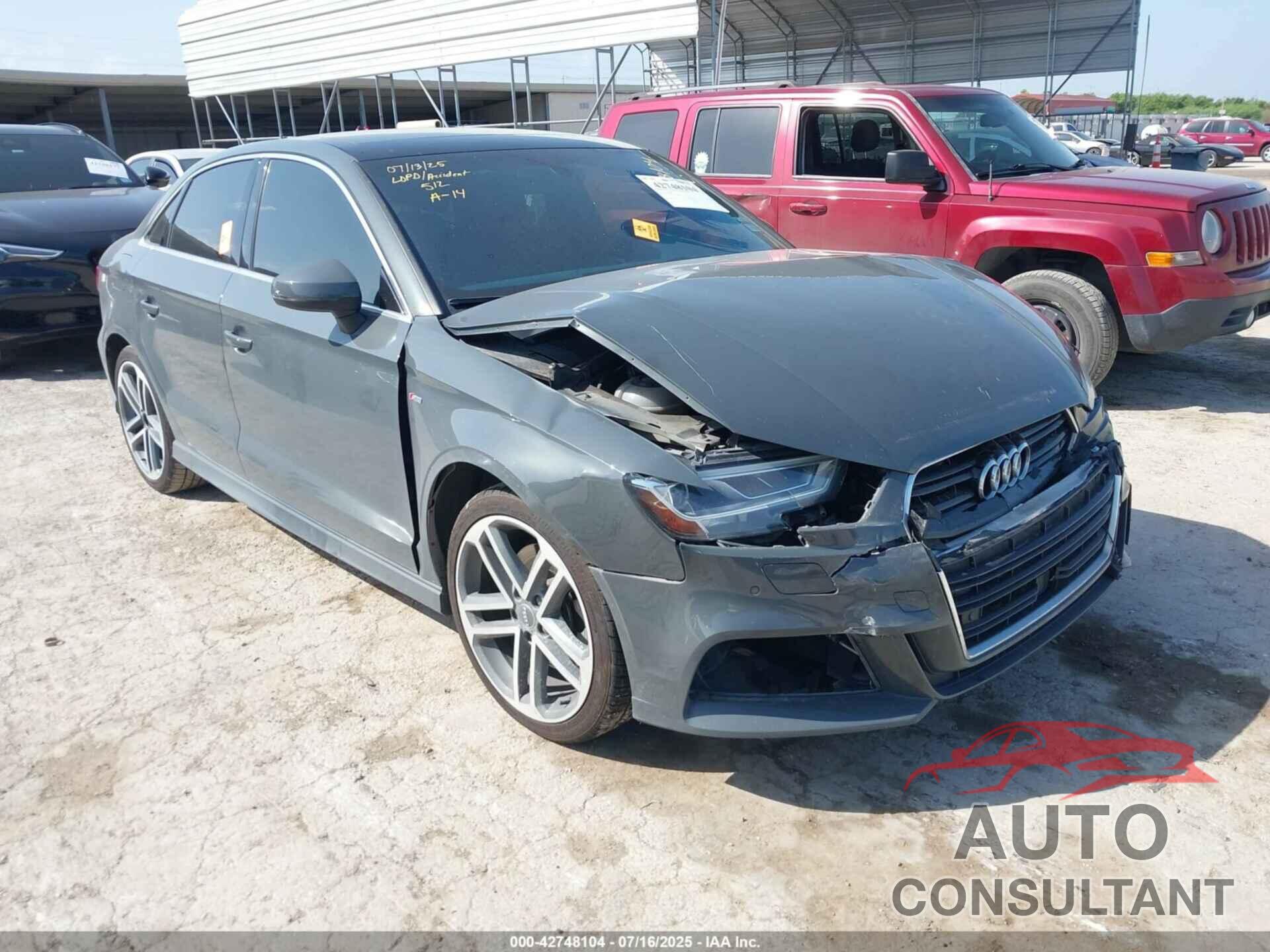 AUDI A3 2019 - WAUGUGFF9K1011502