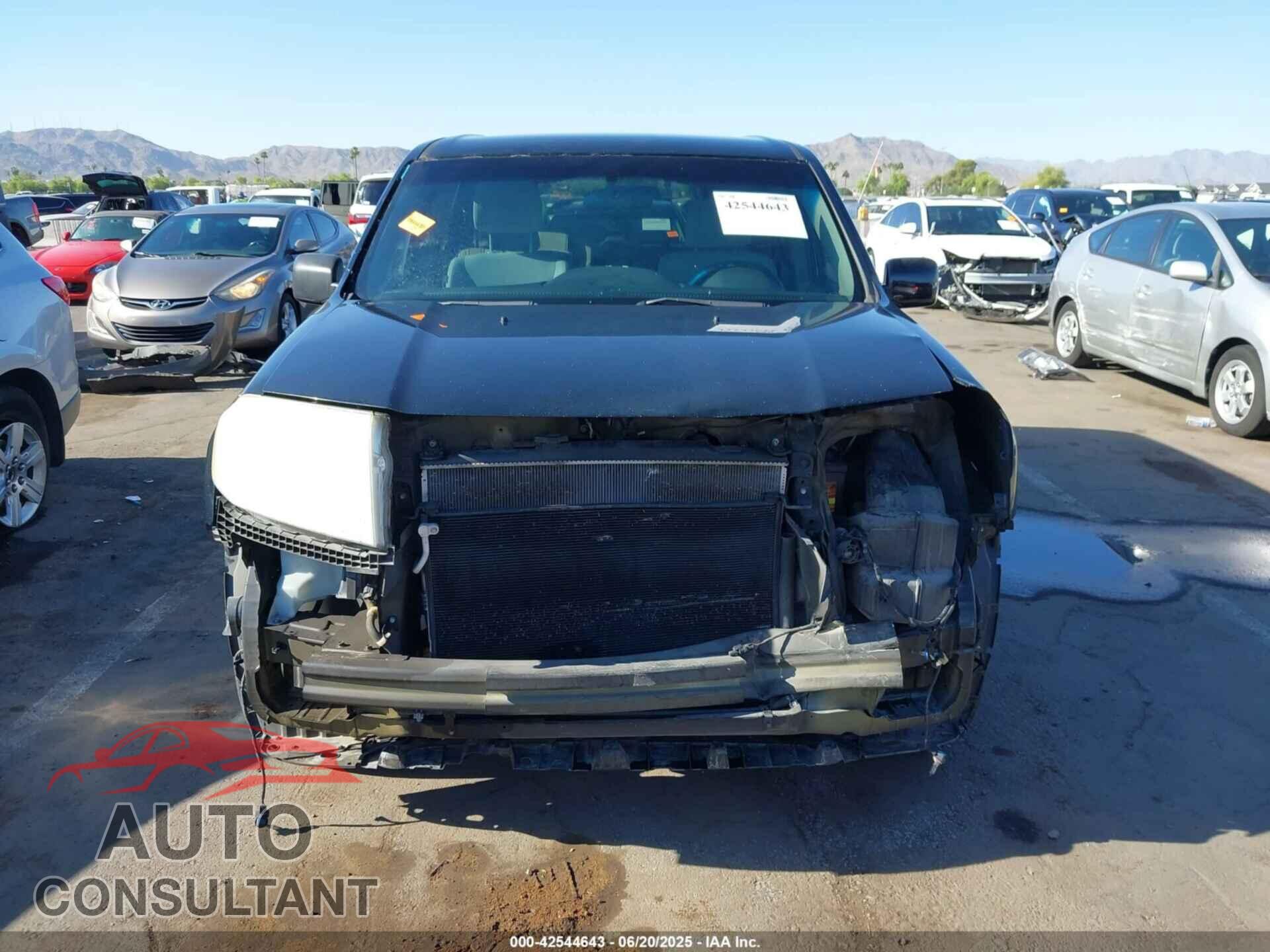 HONDA PILOT 2015 - 5FNYF3H4XFB027355