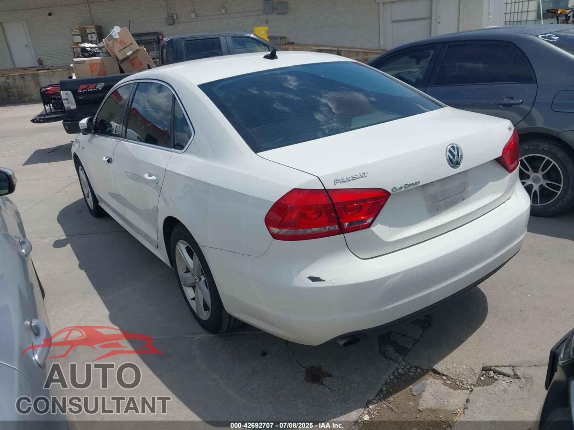 VOLKSWAGEN PASSAT 2015 - 1VWAT7A37FC092709