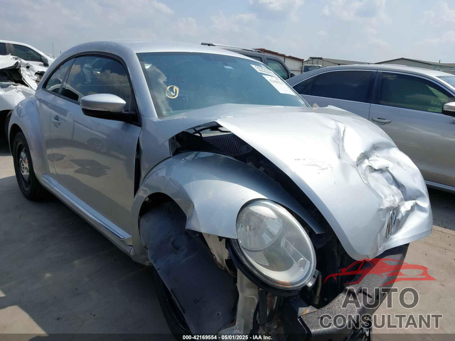 VOLKSWAGEN BEETLE 2013 - 3VWJX7AT7DM673319
