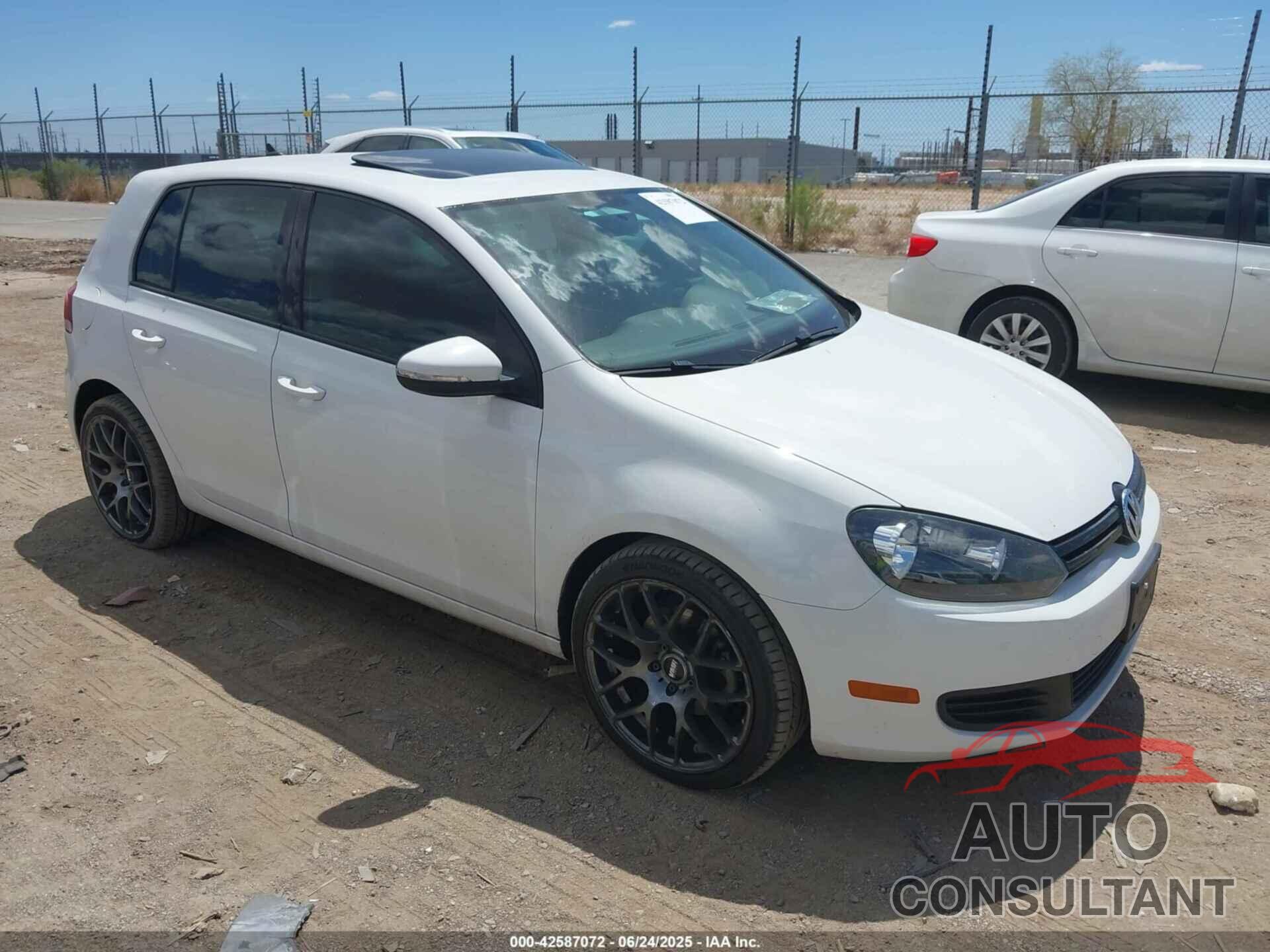 VOLKSWAGEN GOLF 2012 - WVWDB7AJ7CW220491