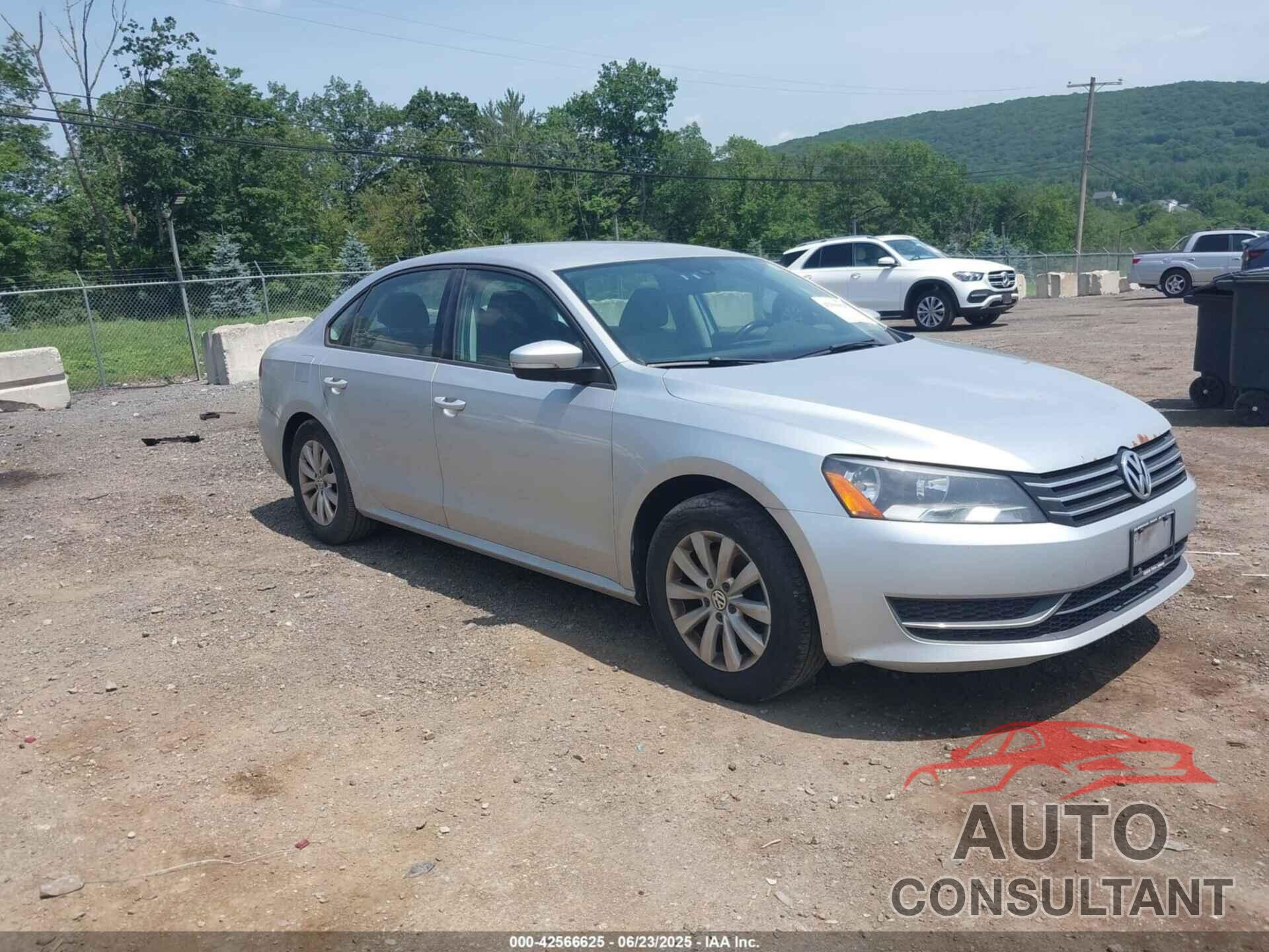 VOLKSWAGEN PASSAT 2014 - 1VWAT7A38EC070085