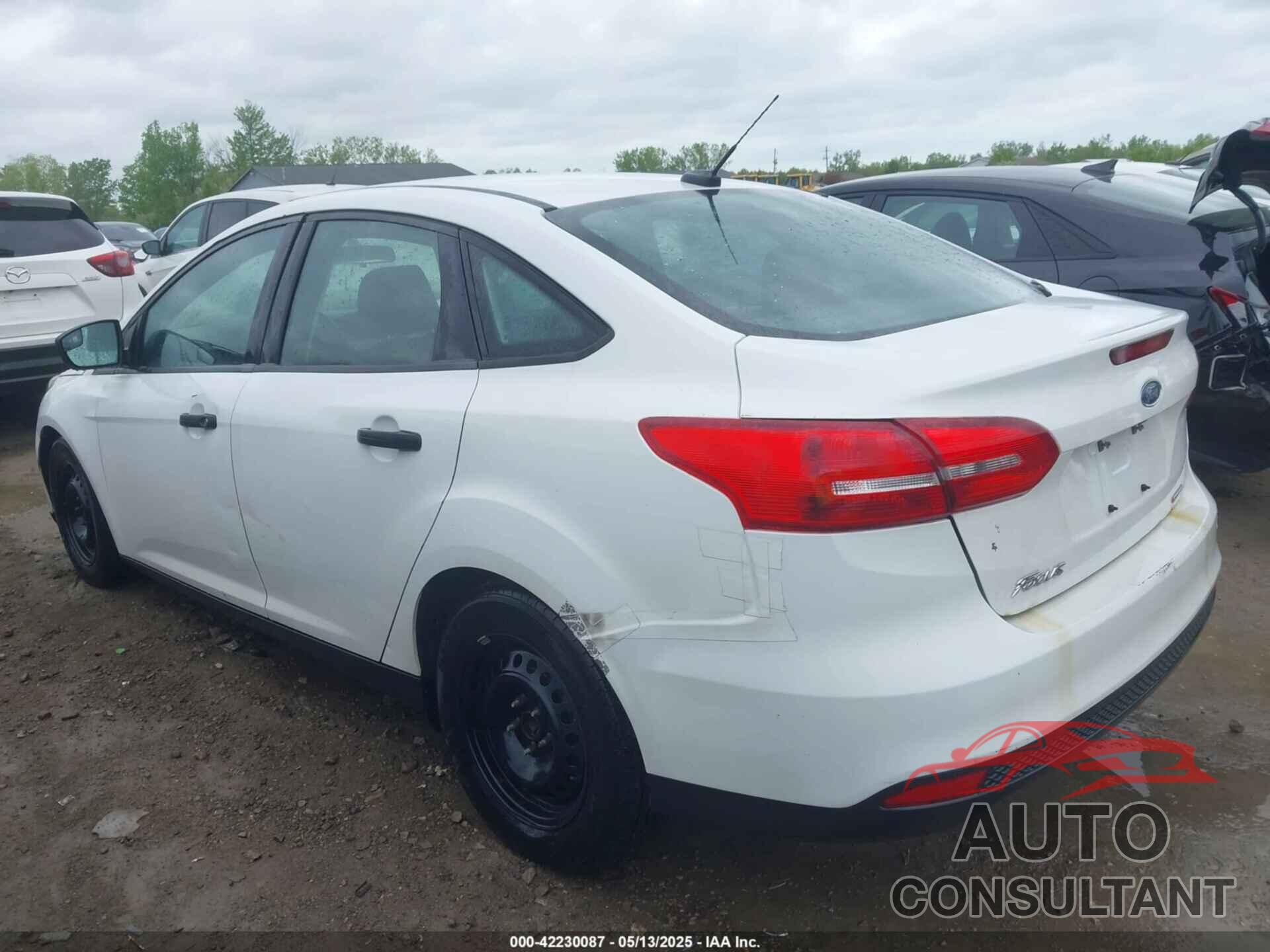 FORD FOCUS 2016 - 1FADP3E24GL386381