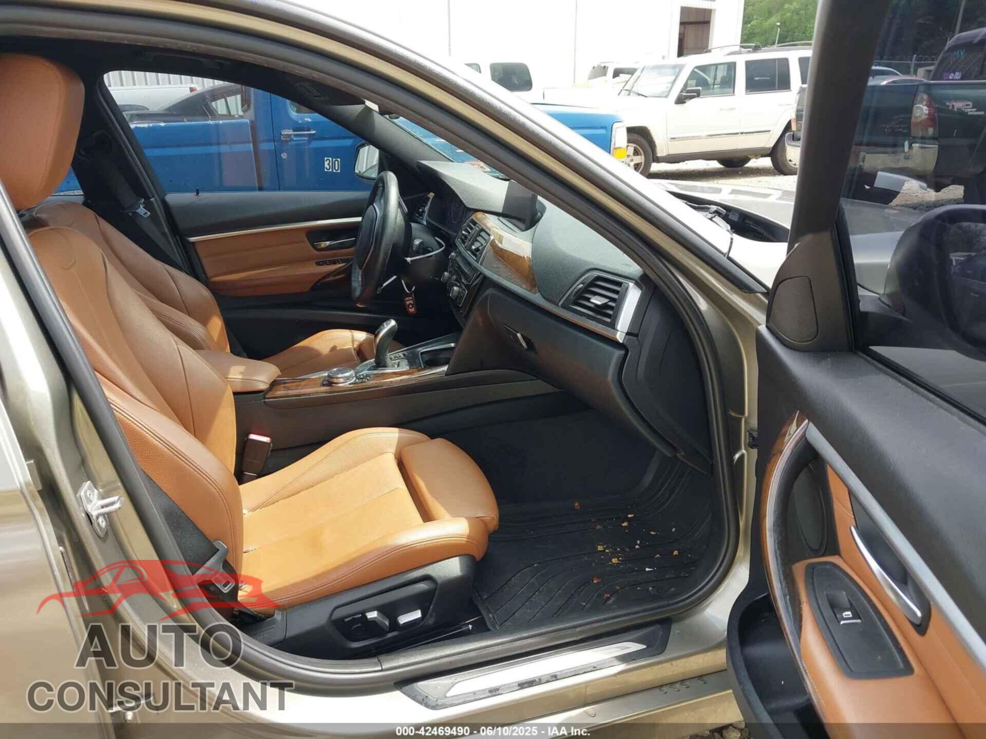 BMW 328I 2016 - WBA8E3G52GNU02202