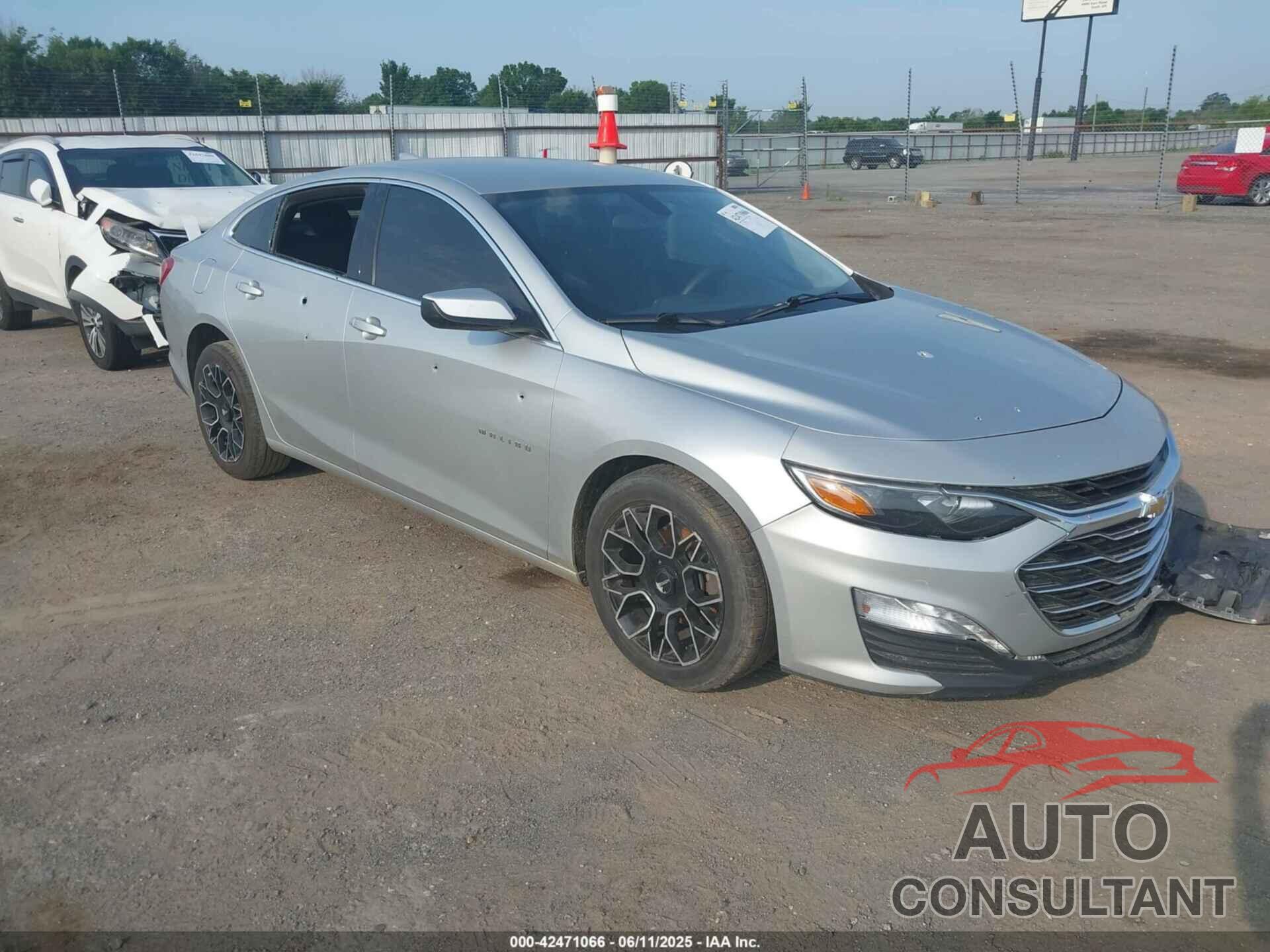 CHEVROLET MALIBU 2020 - 1G1ZD5STXLF006754