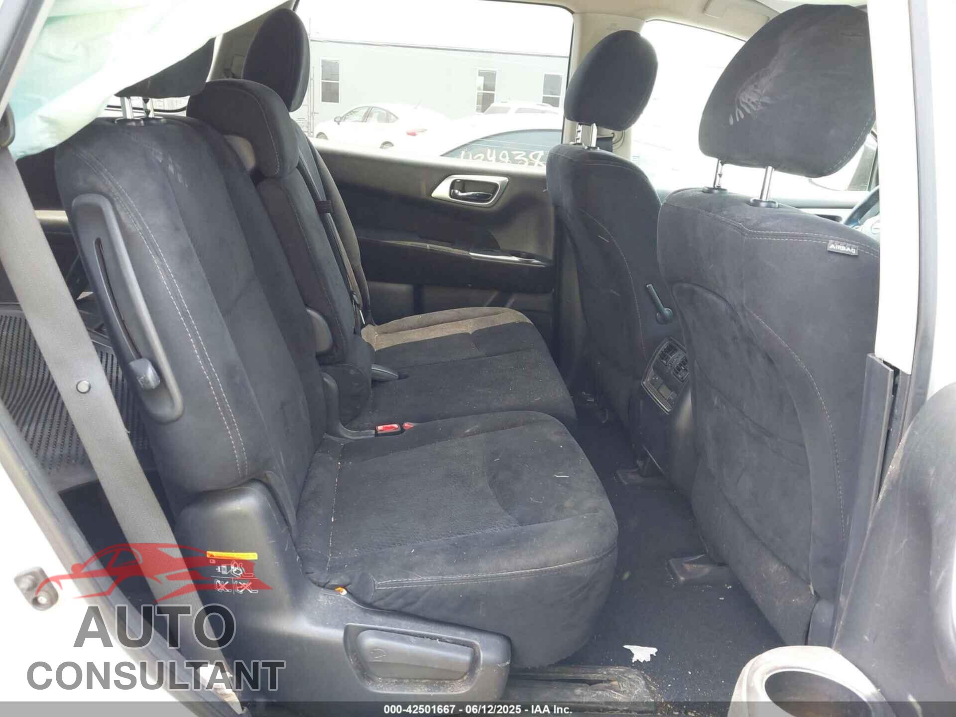 NISSAN PATHFINDER 2015 - 5N1AR2MM4FC696576