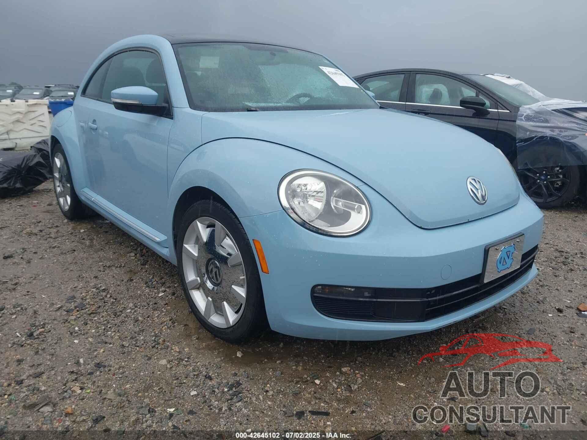 VOLKSWAGEN BEETLE 2013 - 3VWJX7AT4DM609349