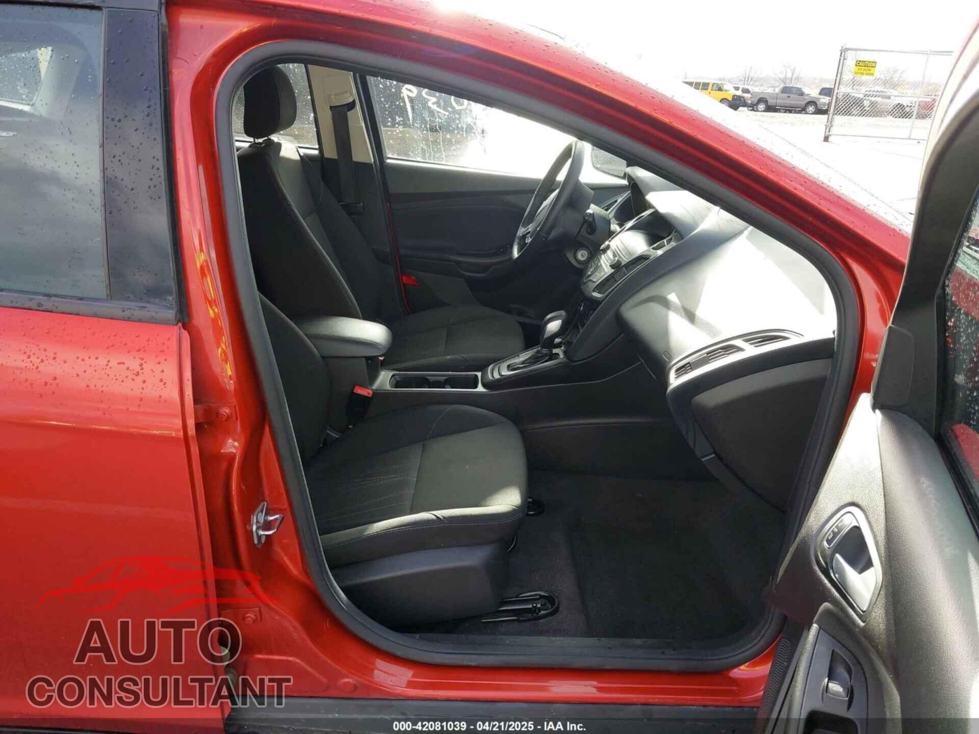 FORD FOCUS 2018 - 1FADP3K28JL246233