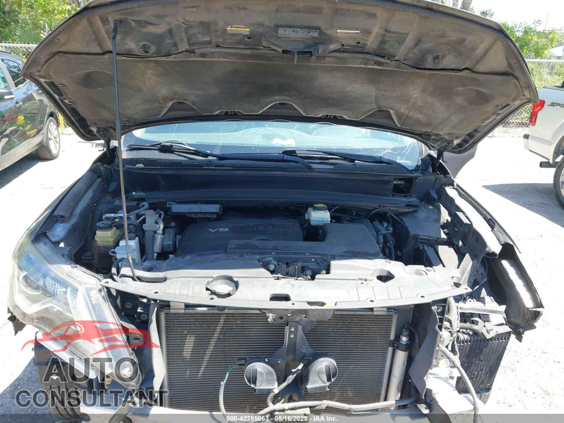 NISSAN PATHFINDER 2019 - 5N1DR2MN2KC595357
