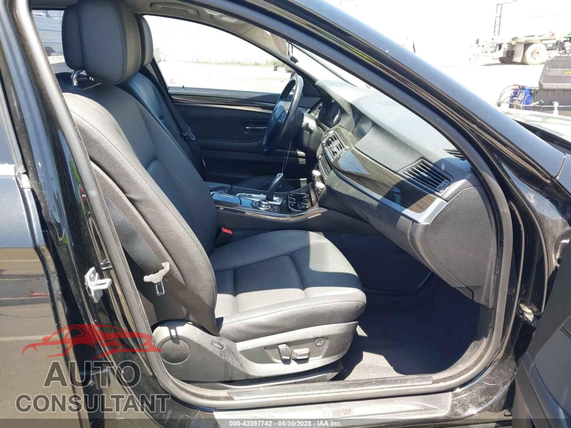 BMW 528I 2013 - WBAXG5C57DD233609