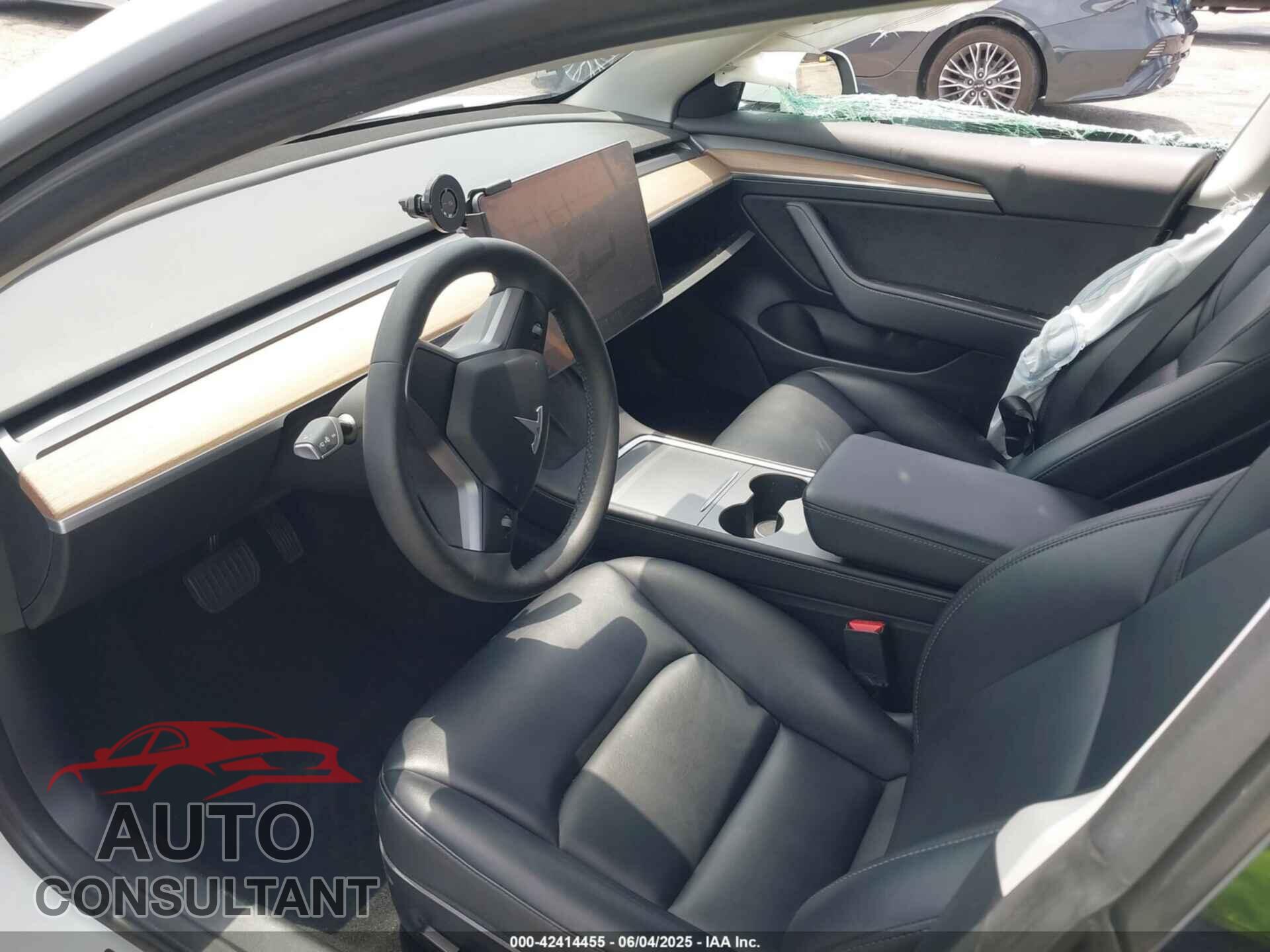 TESLA MODEL 3 2022 - 5YJ3E1EB7NF210537