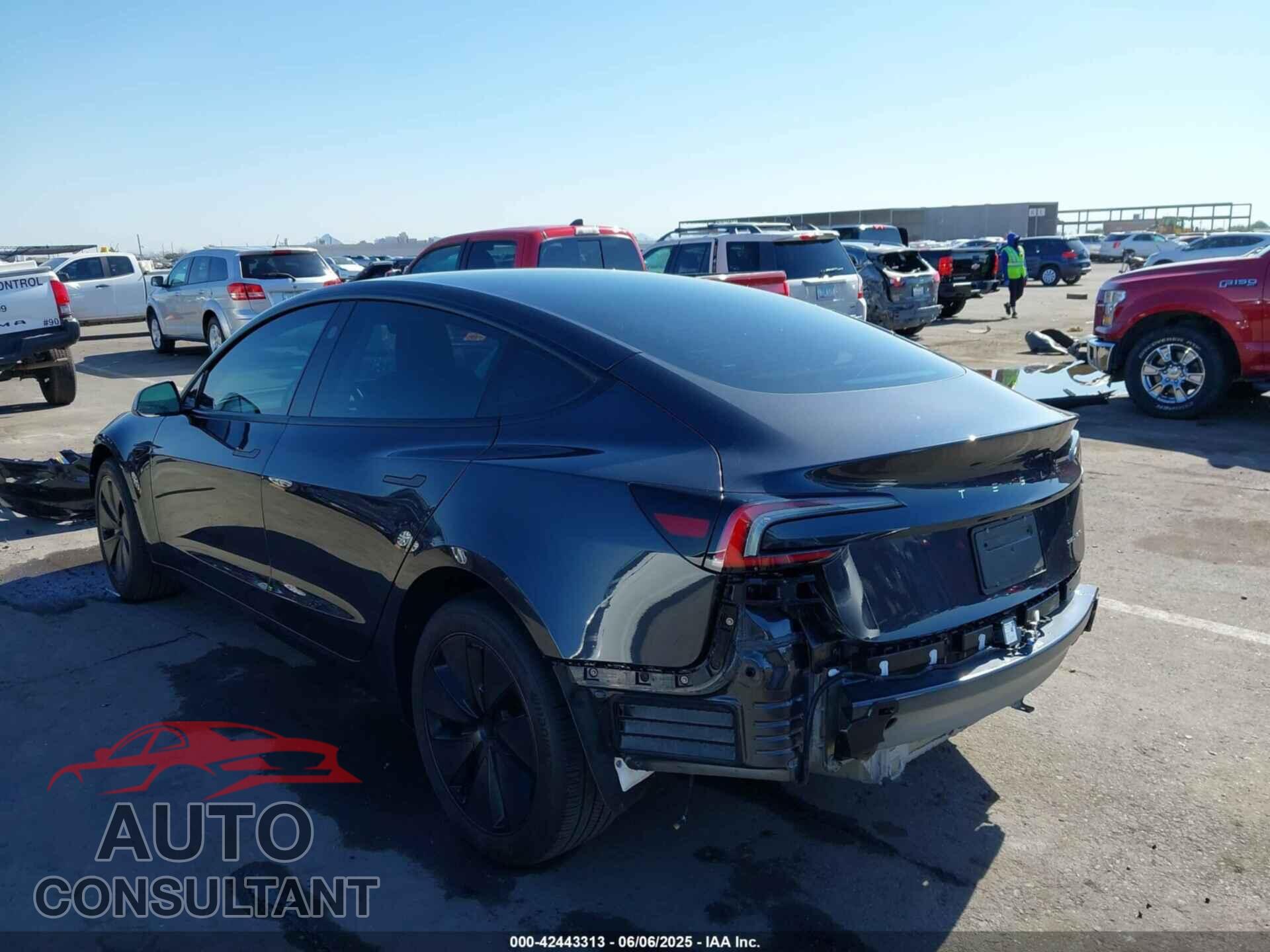 TESLA MODEL 3 2024 - 5YJ3E1EB2RF735592