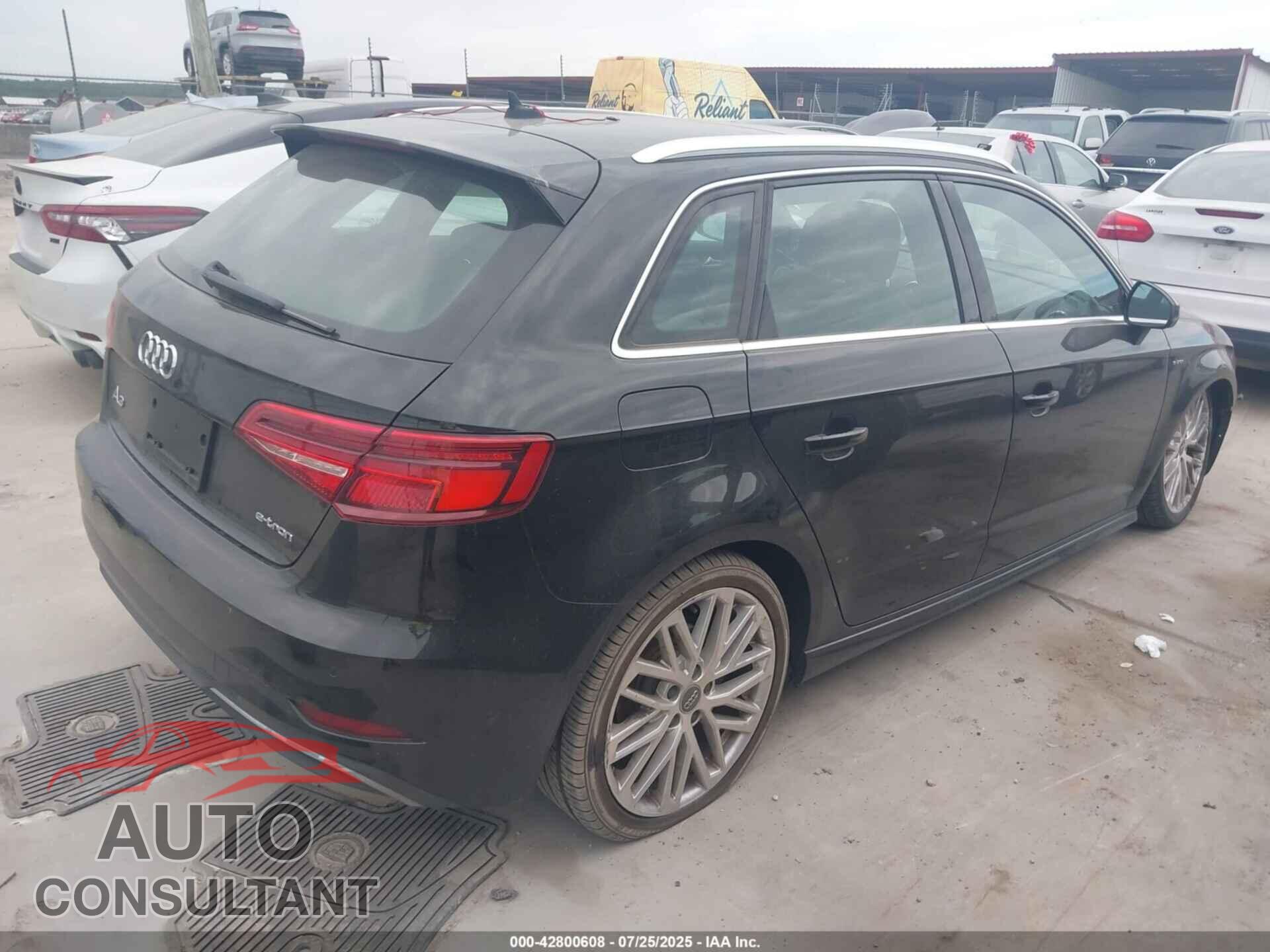 AUDI A3 E-TRON 2018 - WAUTPBFF6JA078159