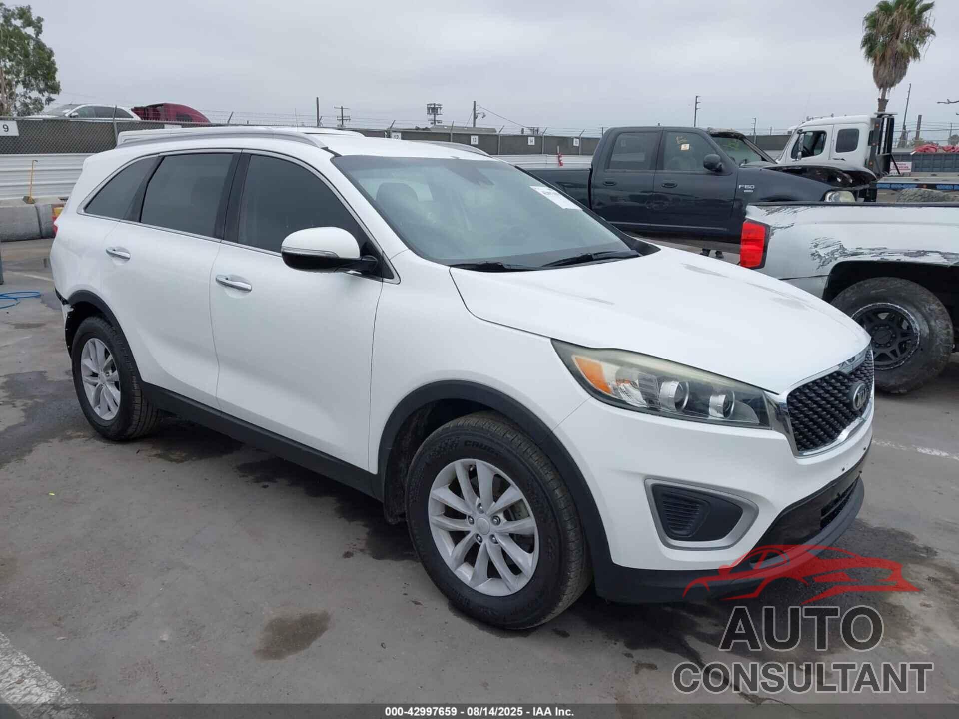 KIA SORENTO 2017 - 5XYPG4A31HG244045