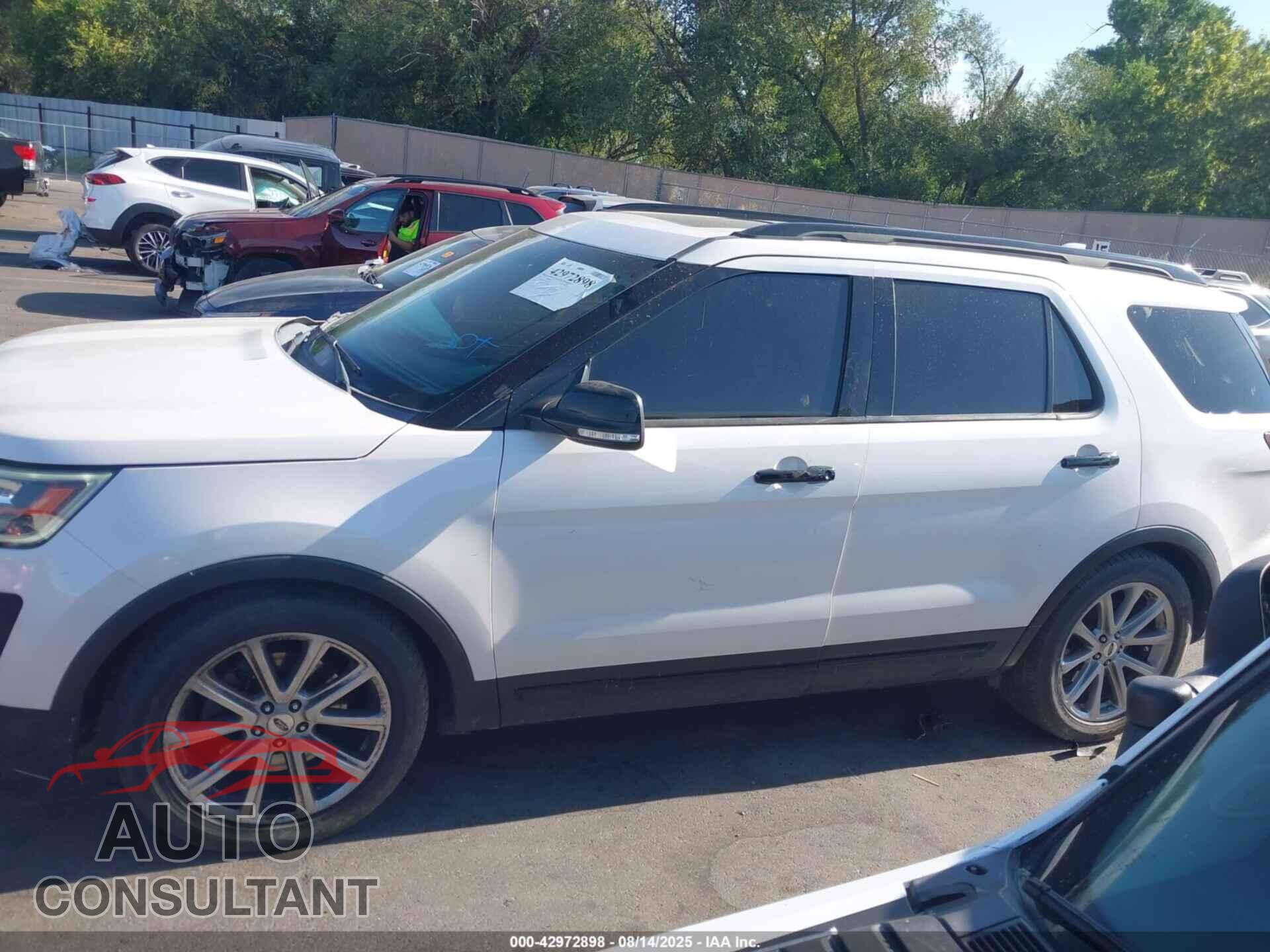 FORD EXPLORER 2017 - 1FM5K8GT2HGA76316