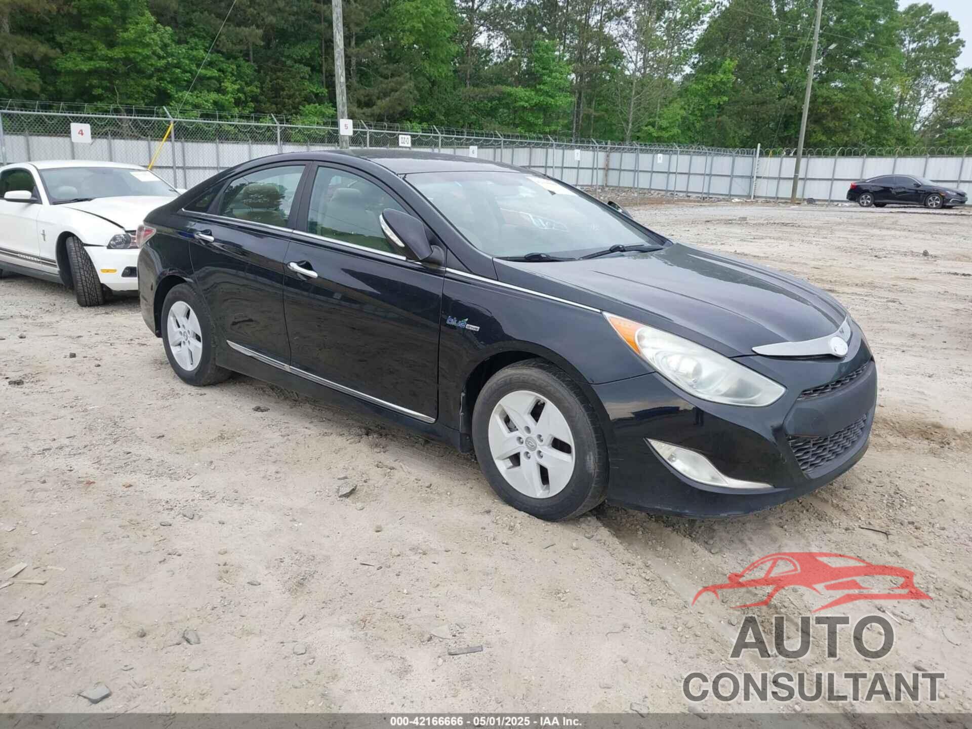 HYUNDAI SONATA HYBRID 2011 - KMHEC4A47BA001306