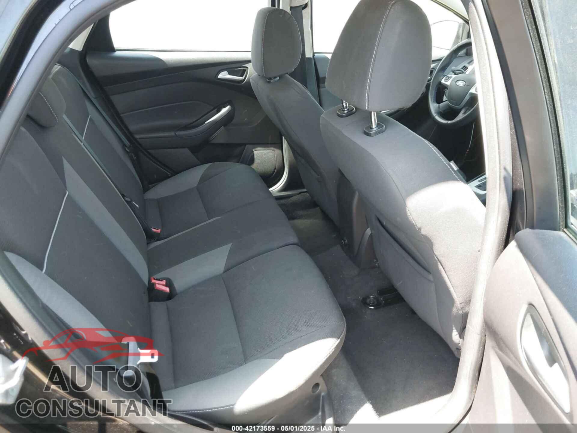FORD FOCUS 2014 - 1FADP3K22EL132332