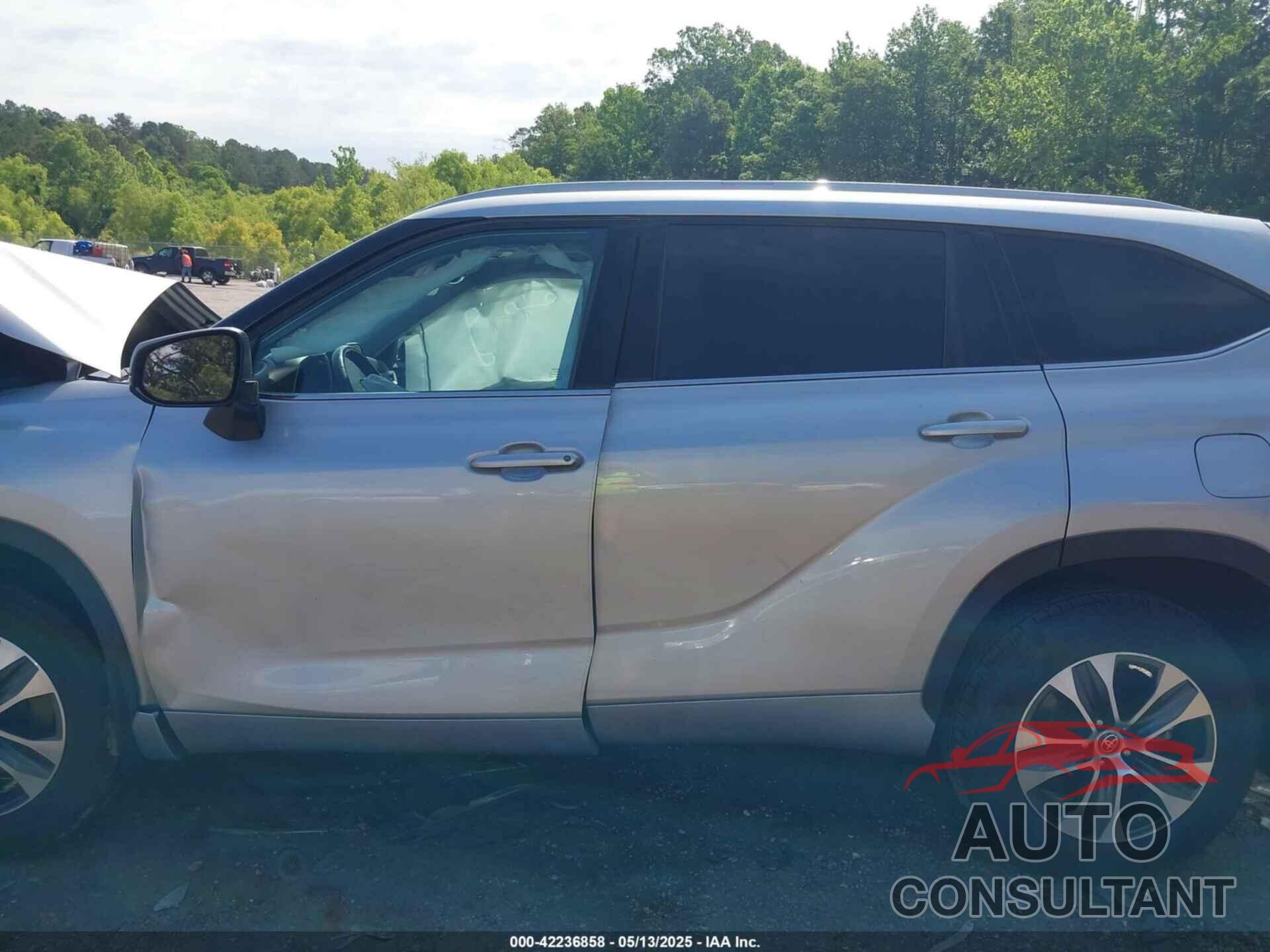 TOYOTA HIGHLANDER 2022 - 5TDGZRAH6NS092054