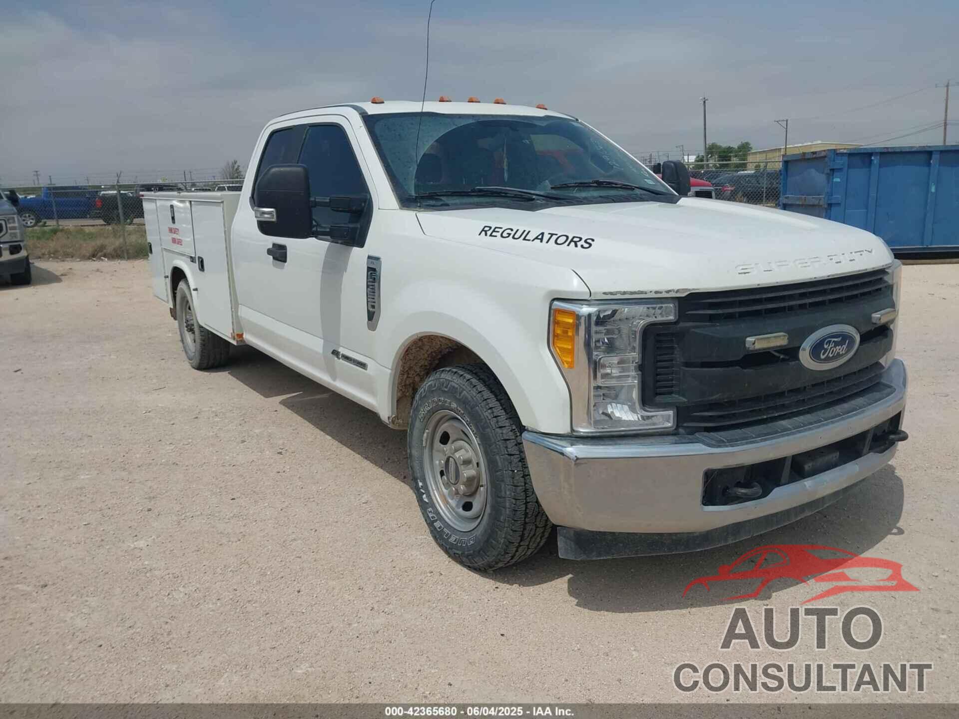 FORD F-350 CHASSIS 2017 - 1FD7X3ET5HEE29322