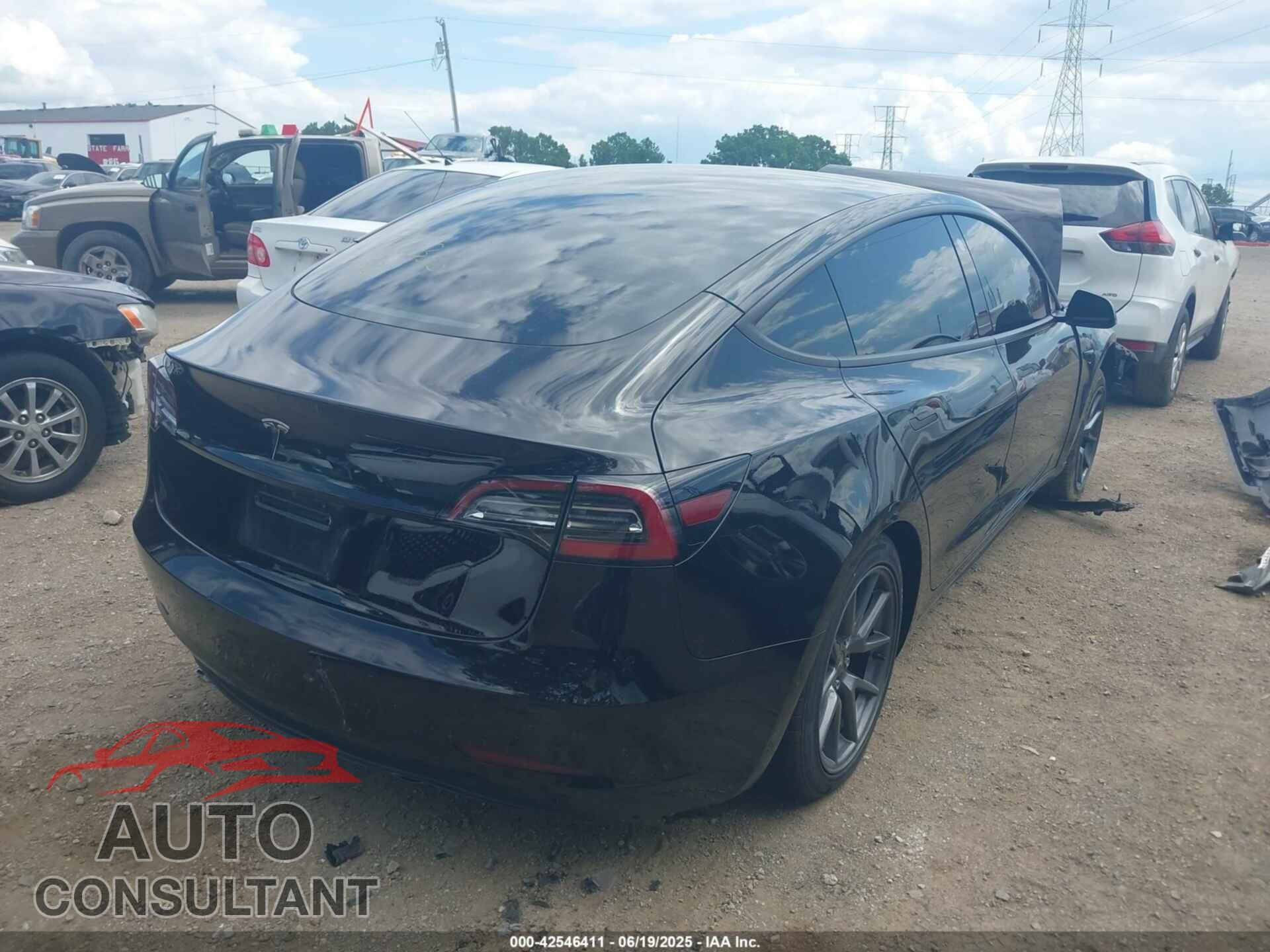 TESLA MODEL 3 2021 - 5YJ3E1EA5MF996330