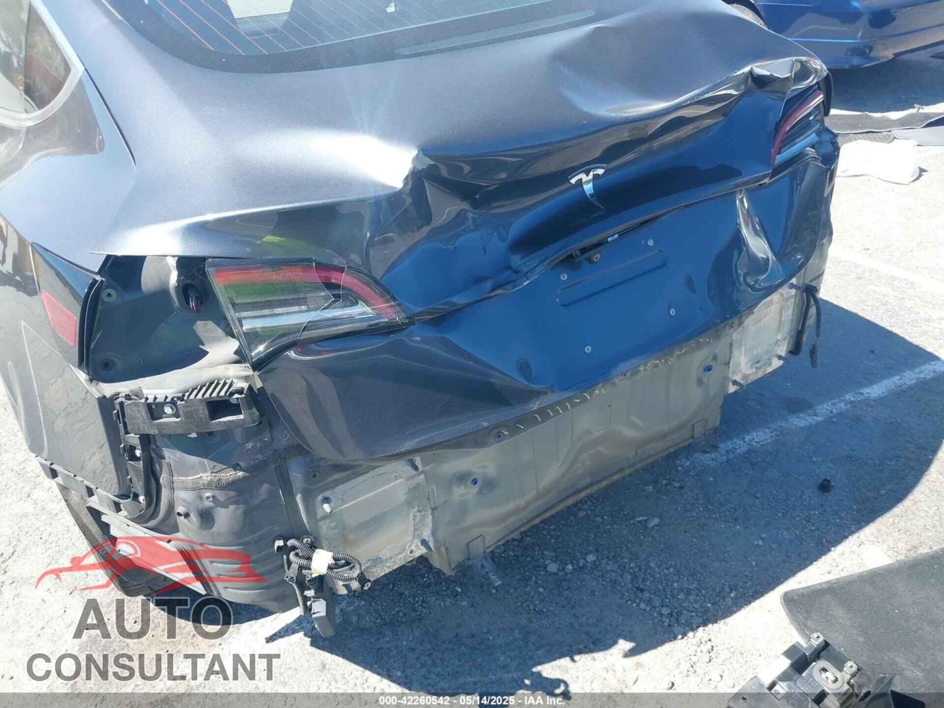 TESLA MODEL 3 2018 - 5YJ3E1EA1JF014210