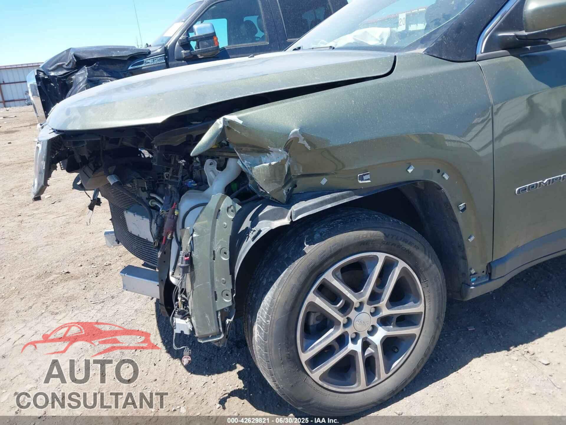 JEEP COMPASS 2018 - 3C4NJDBB2JT400557