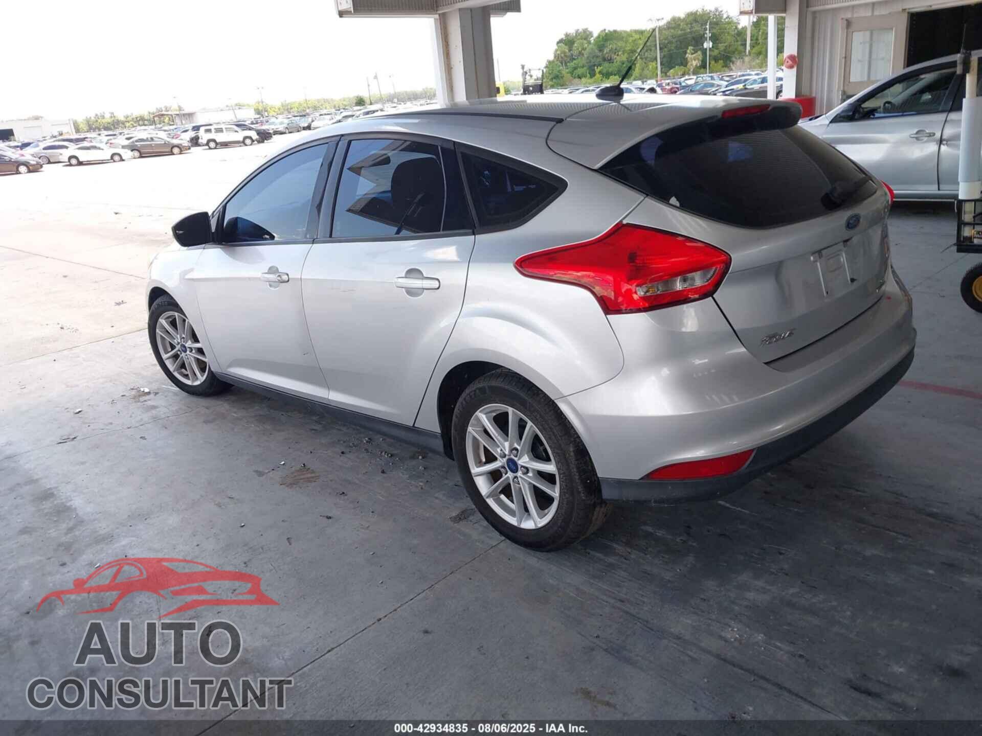 FORD FOCUS 2015 - 1FADP3K29FL282505