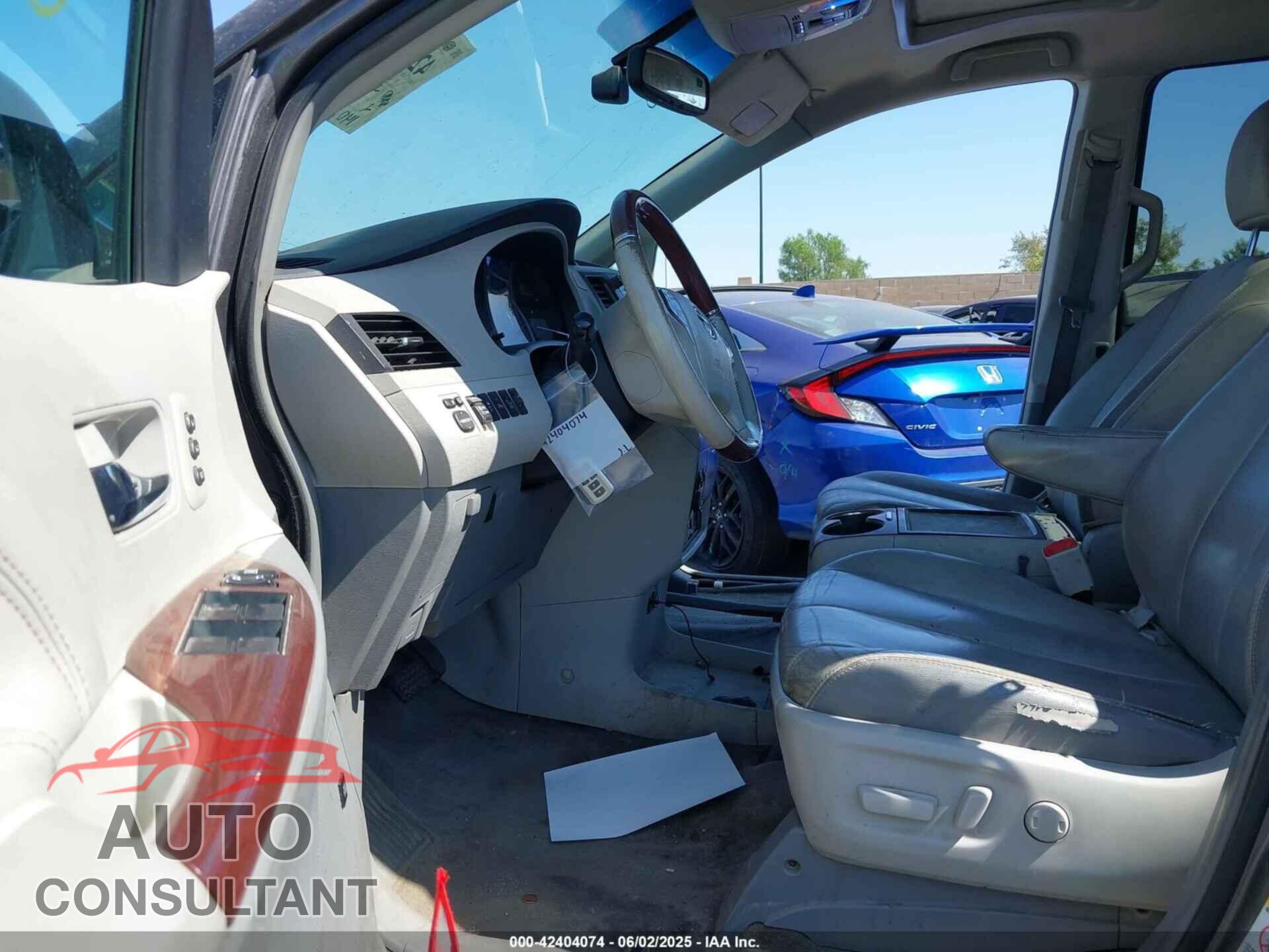 TOYOTA SIENNA 2013 - 5TDDK3DC8DS068518