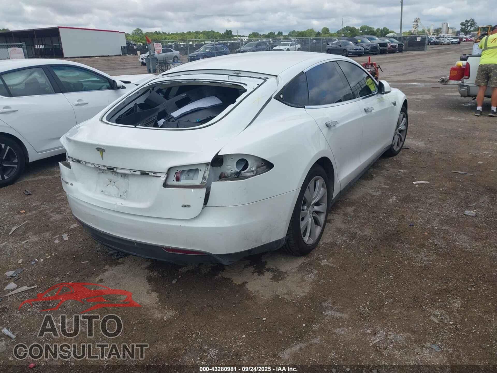 TESLA MODEL S 2014 - 5YJSA1H14EFP50633