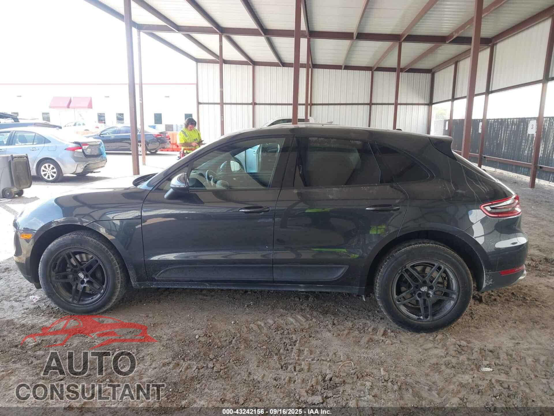 PORSCHE MACAN 2018 - WP1AA2A5XJLB14870