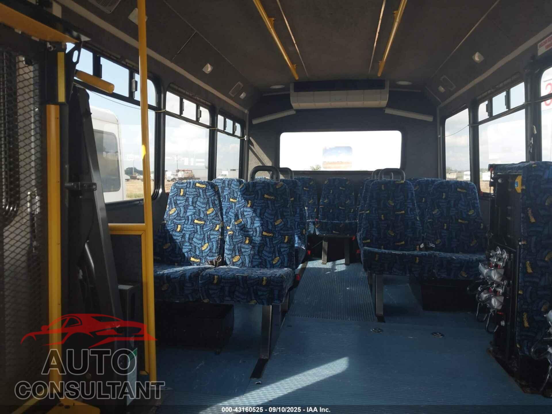 FORD E-450 CUTAWAY 2017 - 1FDFE4FS9HDC77726