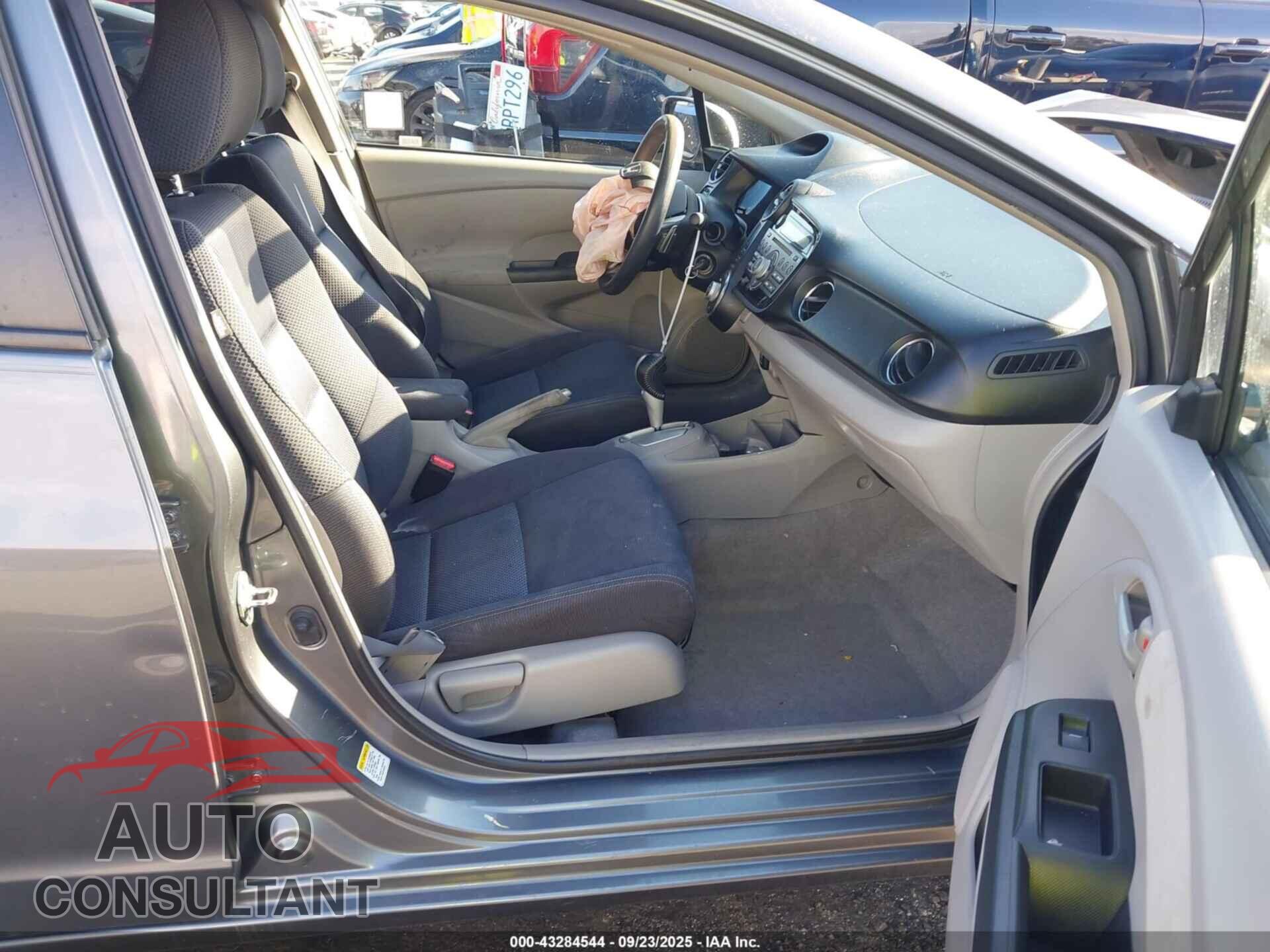 HONDA INSIGHT 2011 - JHMZE2H7XBS009932