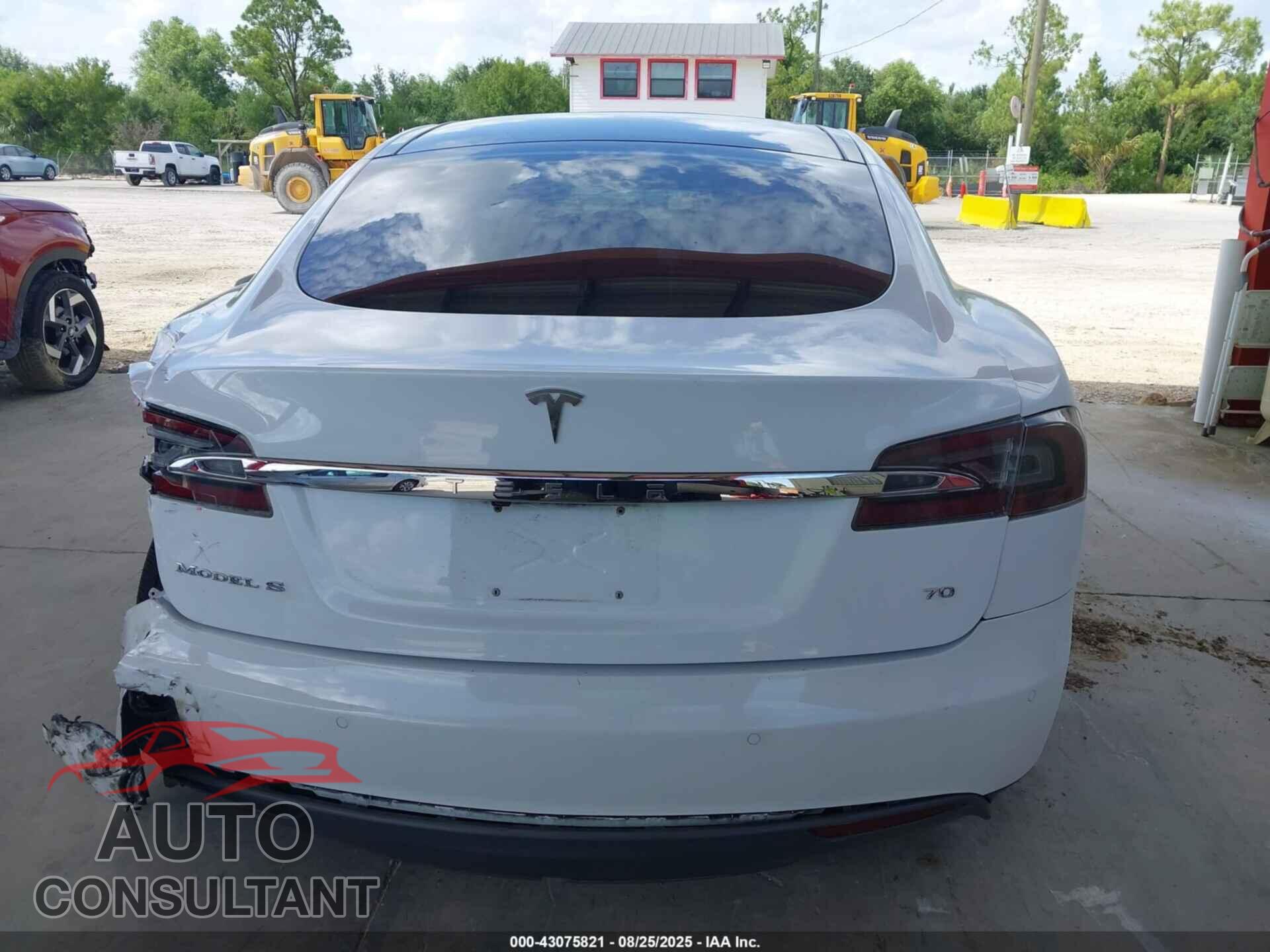 TESLA MODEL S 2015 - 5YJSA1E16FF102958