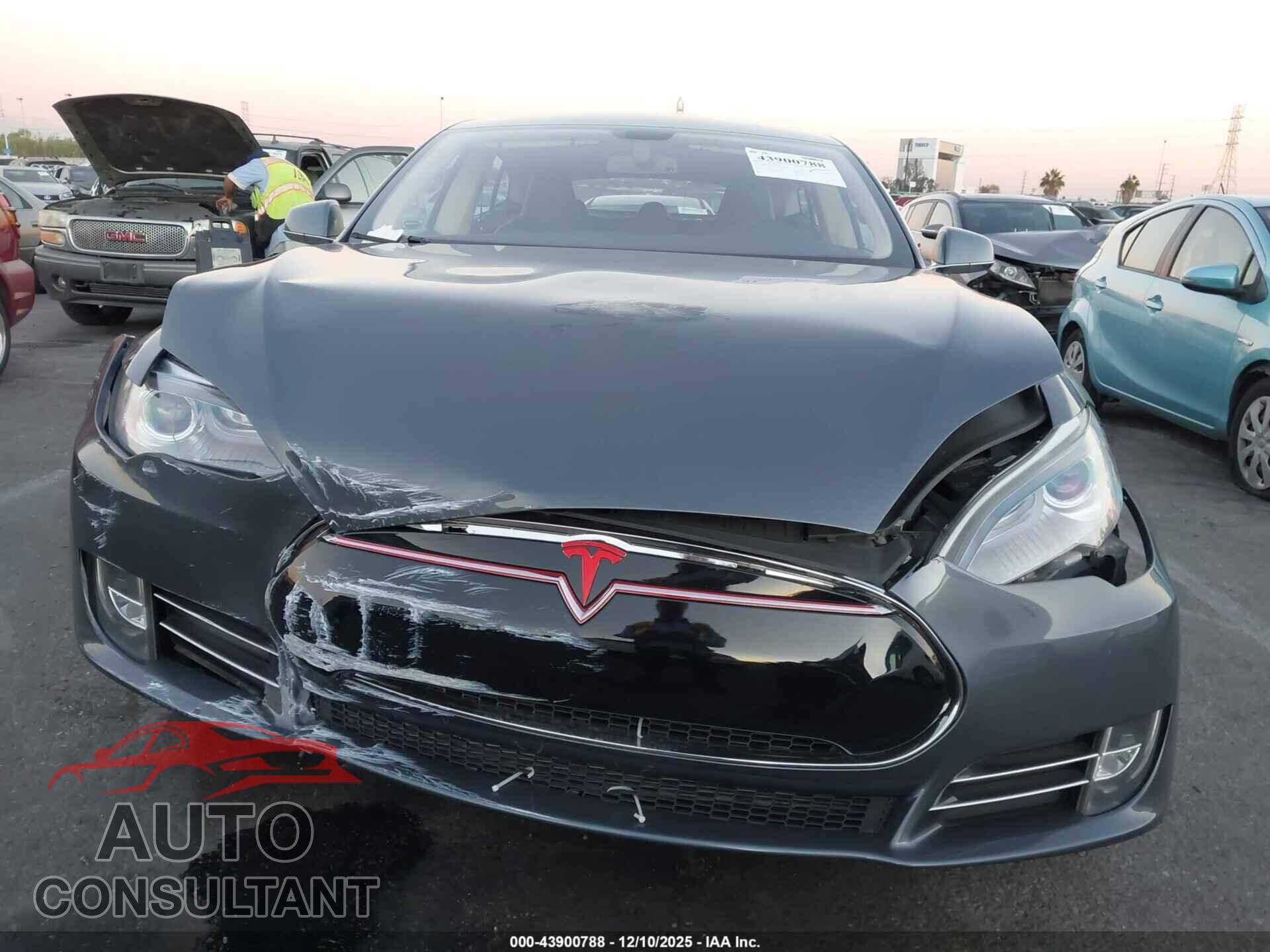 TESLA MODEL S 2013 - 5YJSA1CNXDFP27124