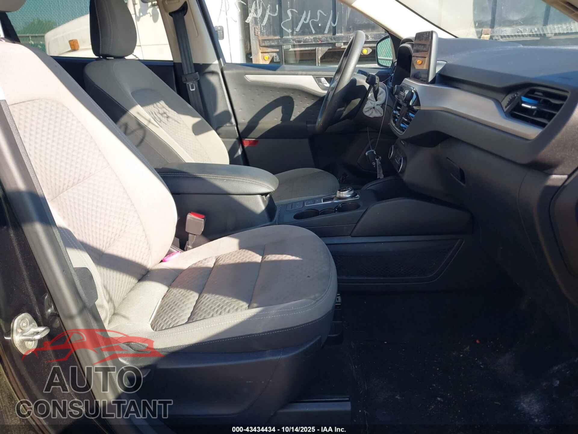 FORD ESCAPE 2020 - 1FMCU0G6XLUA25881