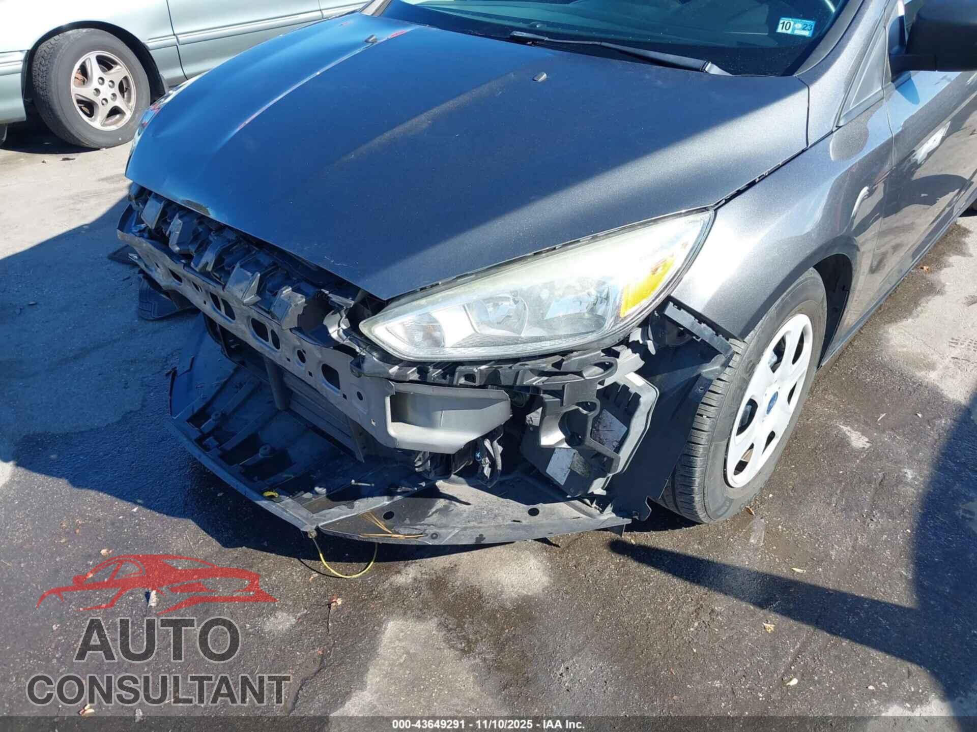 FORD FOCUS 2015 - 1FADP3E28FL346027