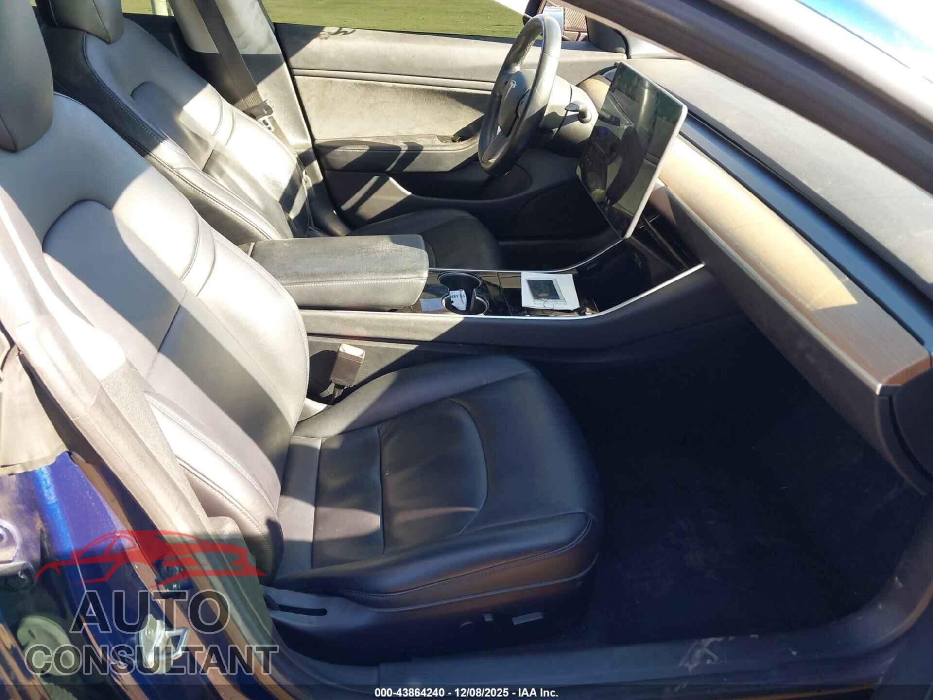TESLA MODEL 3 2018 - 5YJ3E1EA3JF015598