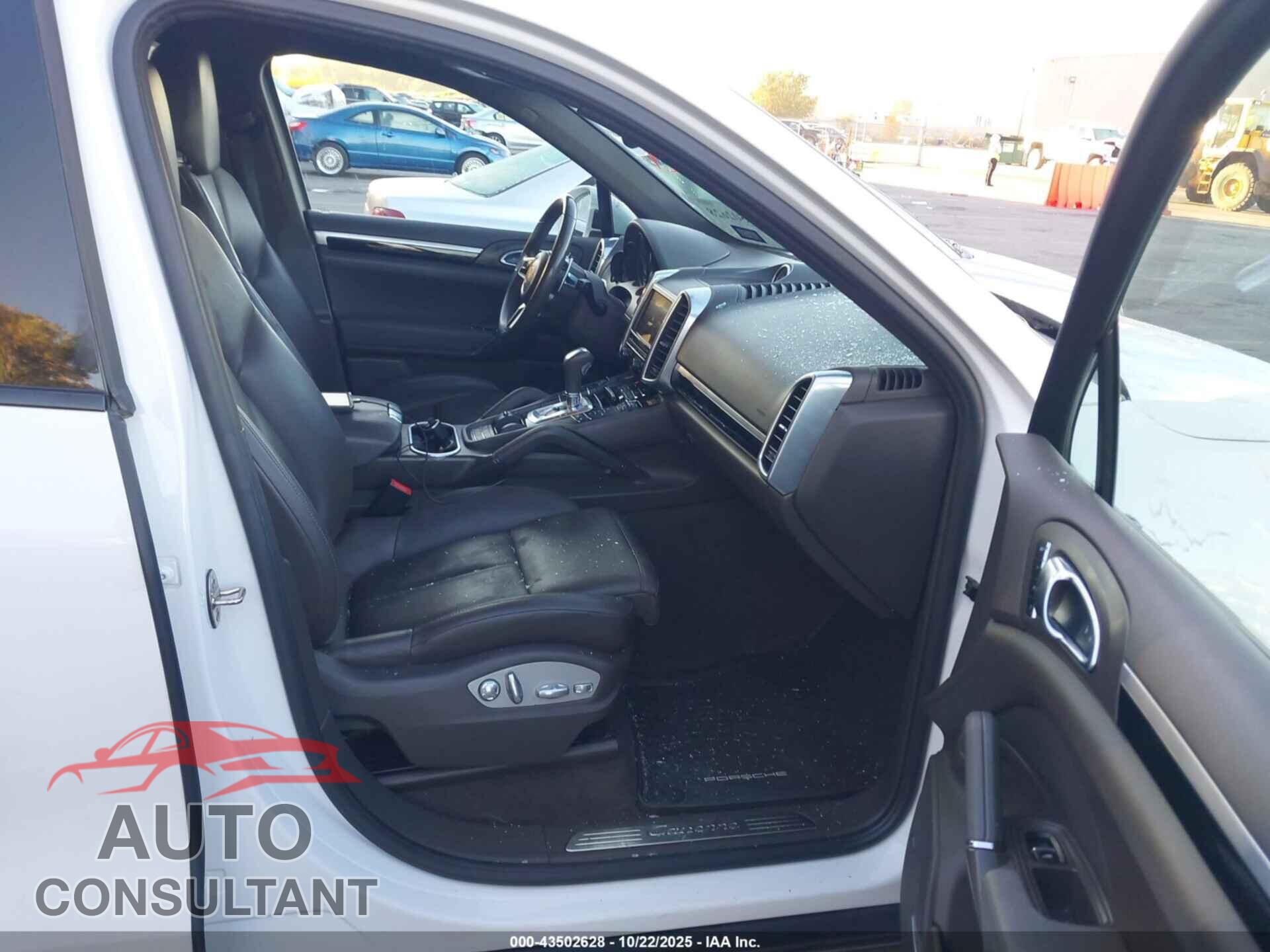 PORSCHE CAYENNE 2016 - WP1AA2A29GKA11752