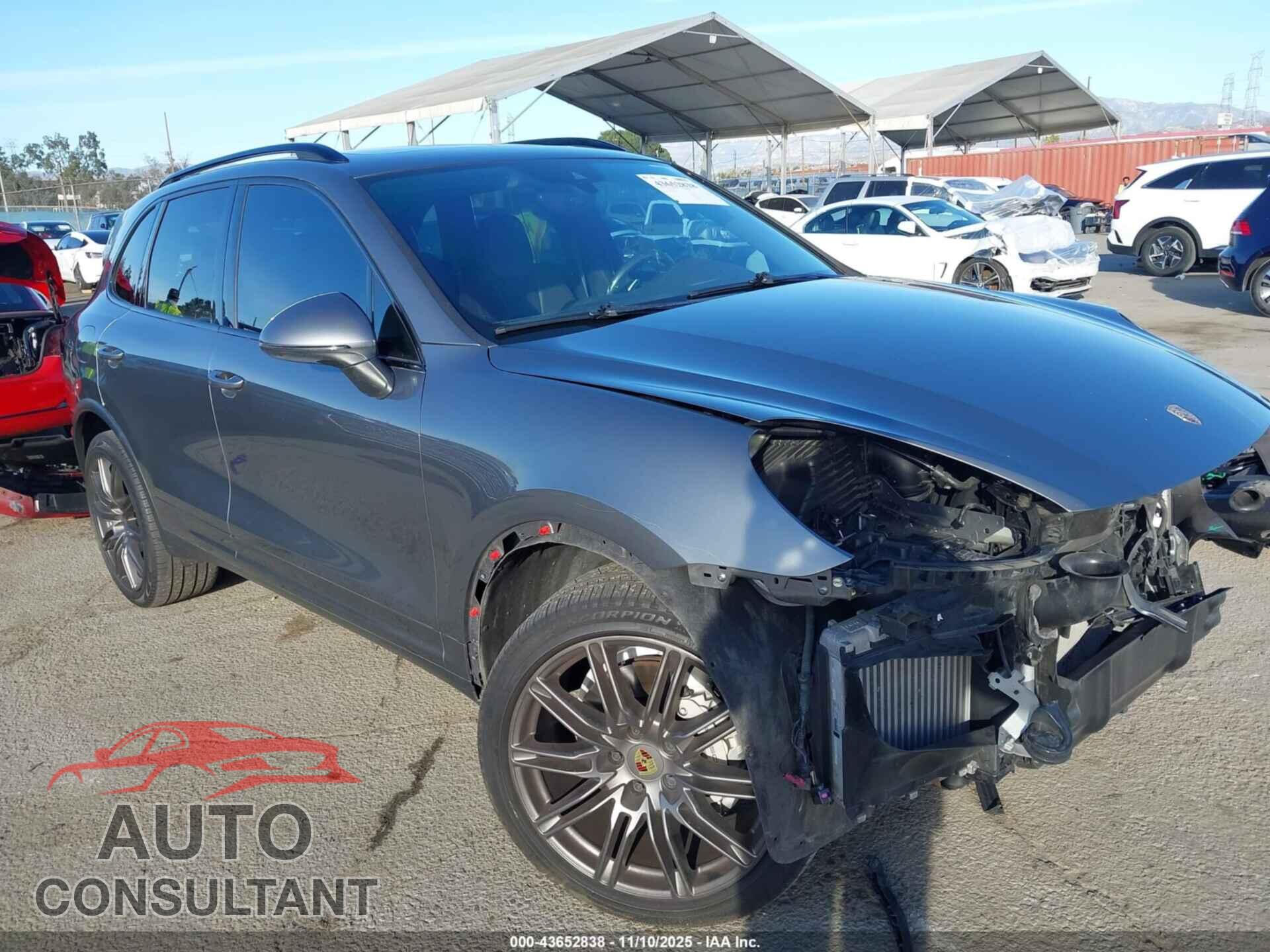 PORSCHE CAYENNE 2017 - WP1AB2A2XHLA50276