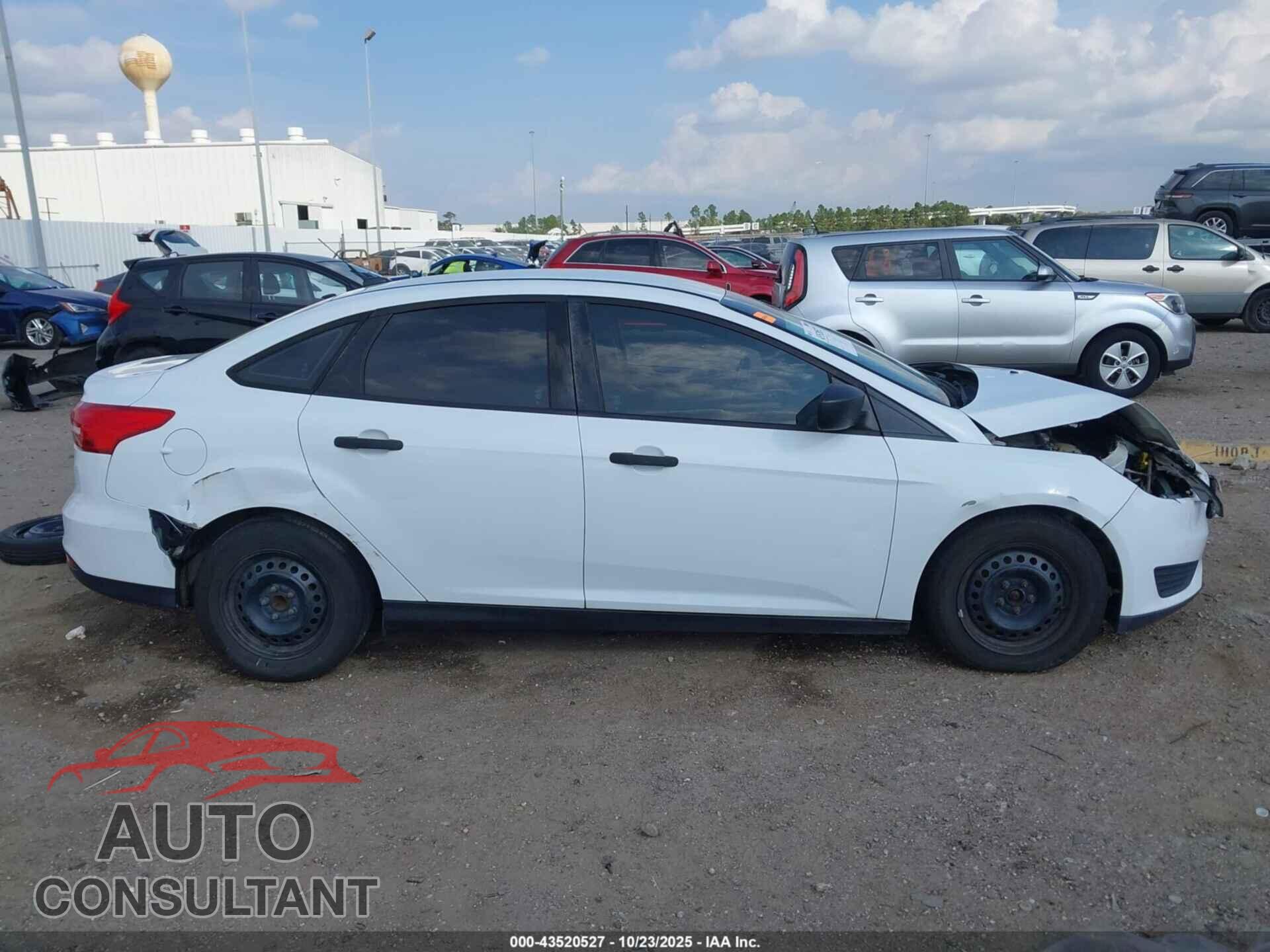 FORD FOCUS 2017 - 1FADP3E22HL277645