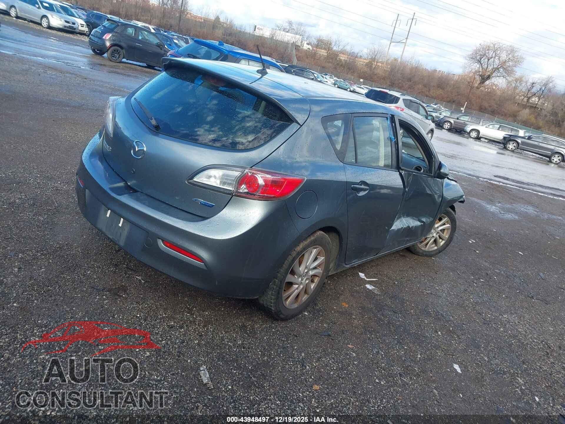 MAZDA MAZDA3 2012 - JM1BL1L86C1611897