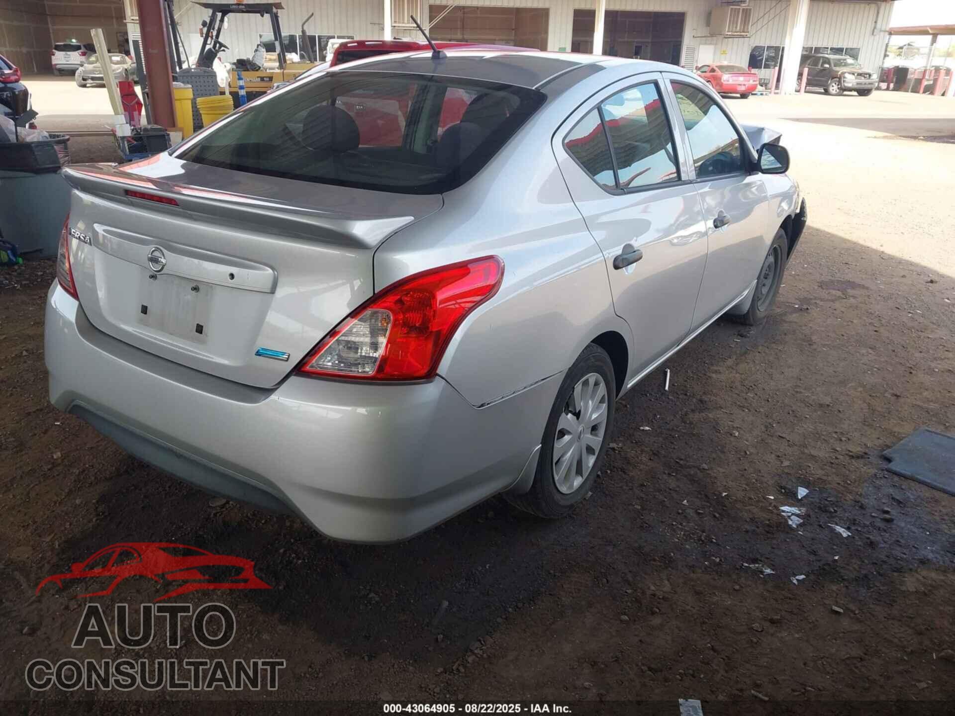 NISSAN VERSA 2015 - 3N1CN7AP7FL829018