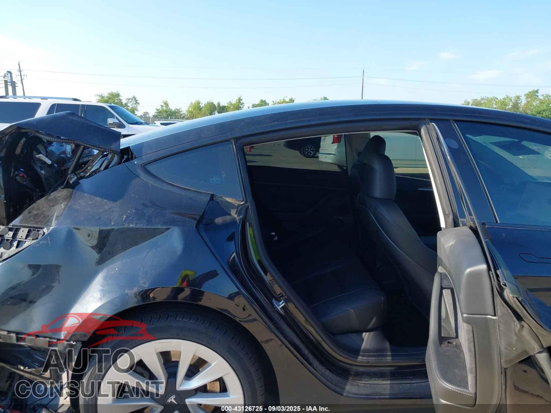 TESLA MODEL 3 2023 - 5YJ3E1EA5PF671925