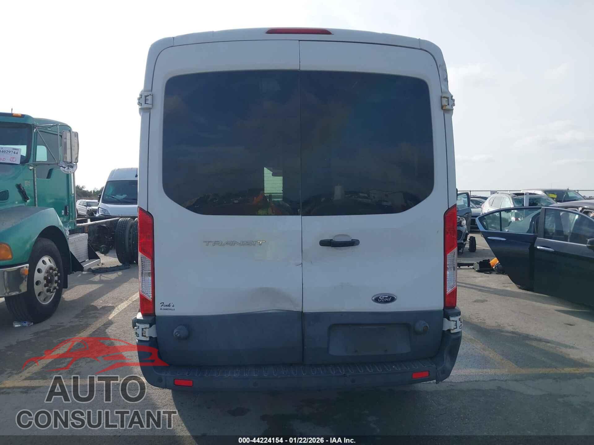 FORD TRANSIT-150 2015 - 1FTNE2CM4FKA08956