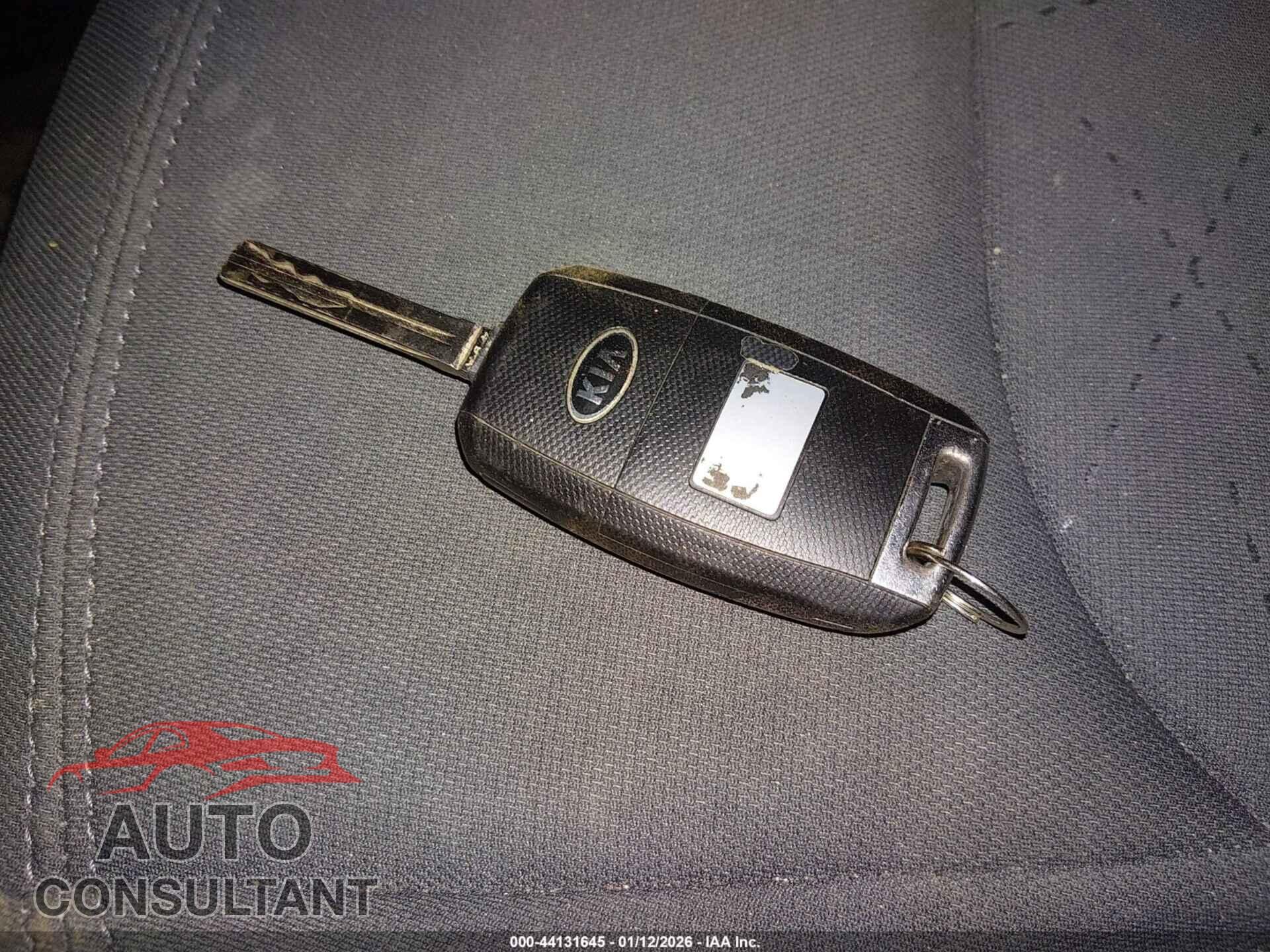 KIA RIO 2014 - KNADN5A30E6375557