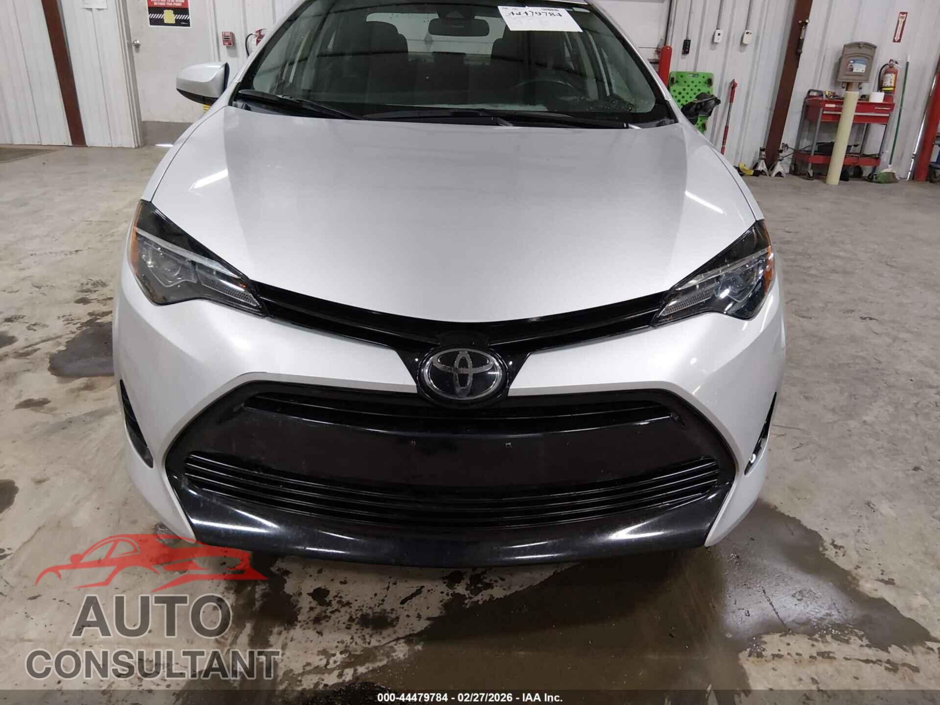 TOYOTA COROLLA 2018 - 5YFBURHE3JP848852