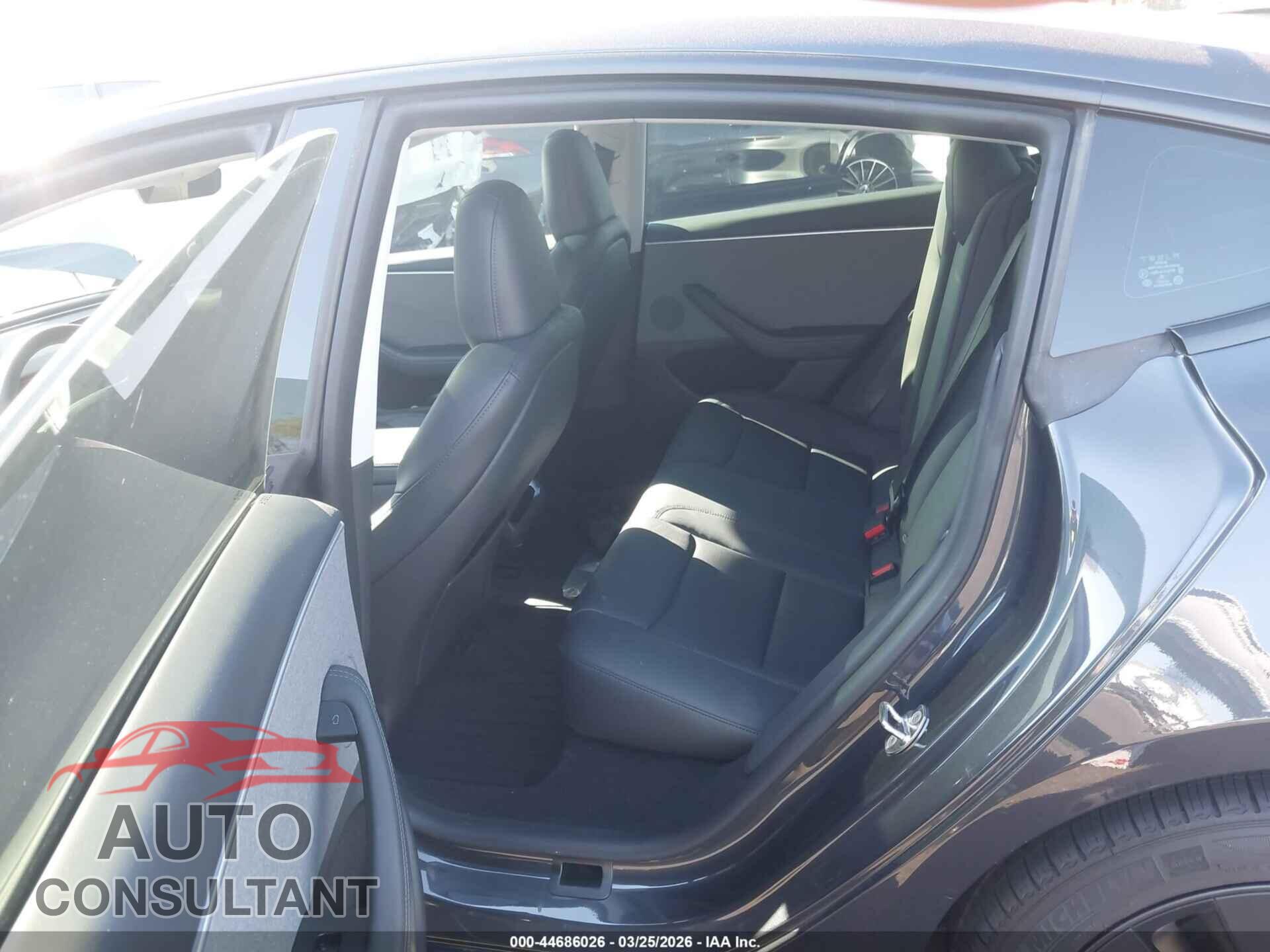 TESLA MODEL 3 2024 - 5YJ3E1EAXRF730311
